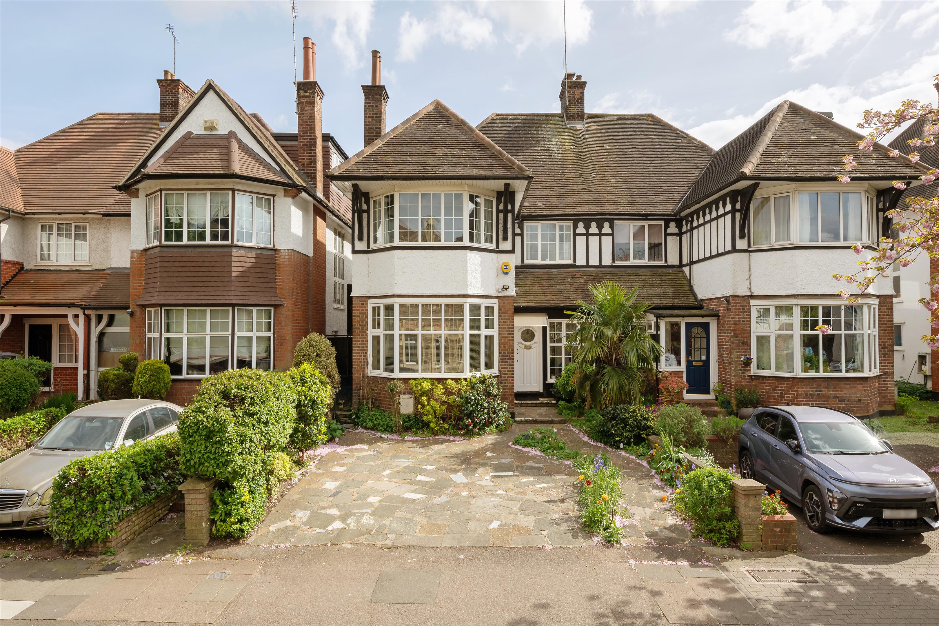 Rodborough Road, London NW11