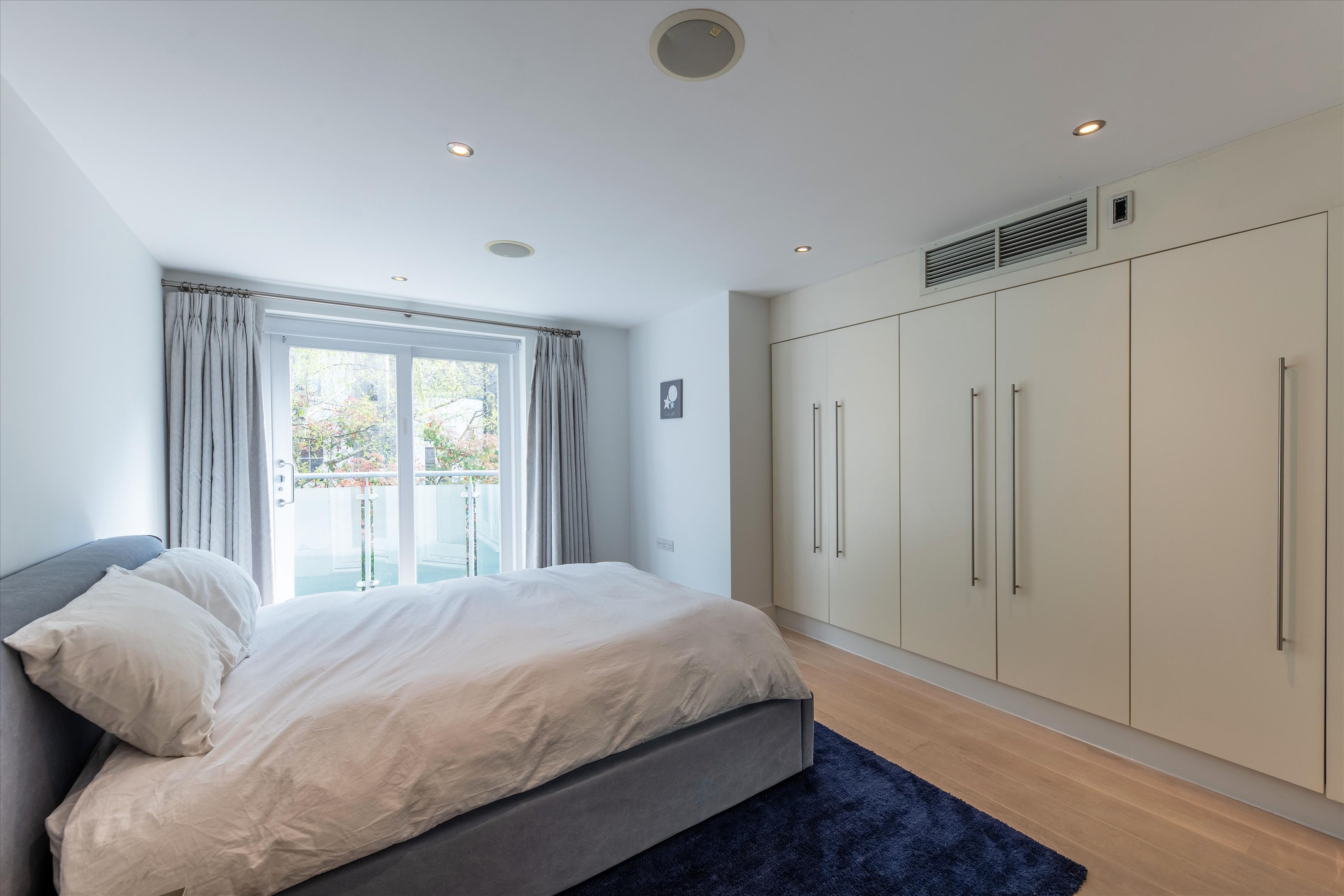Belsize Lane, London, NW3