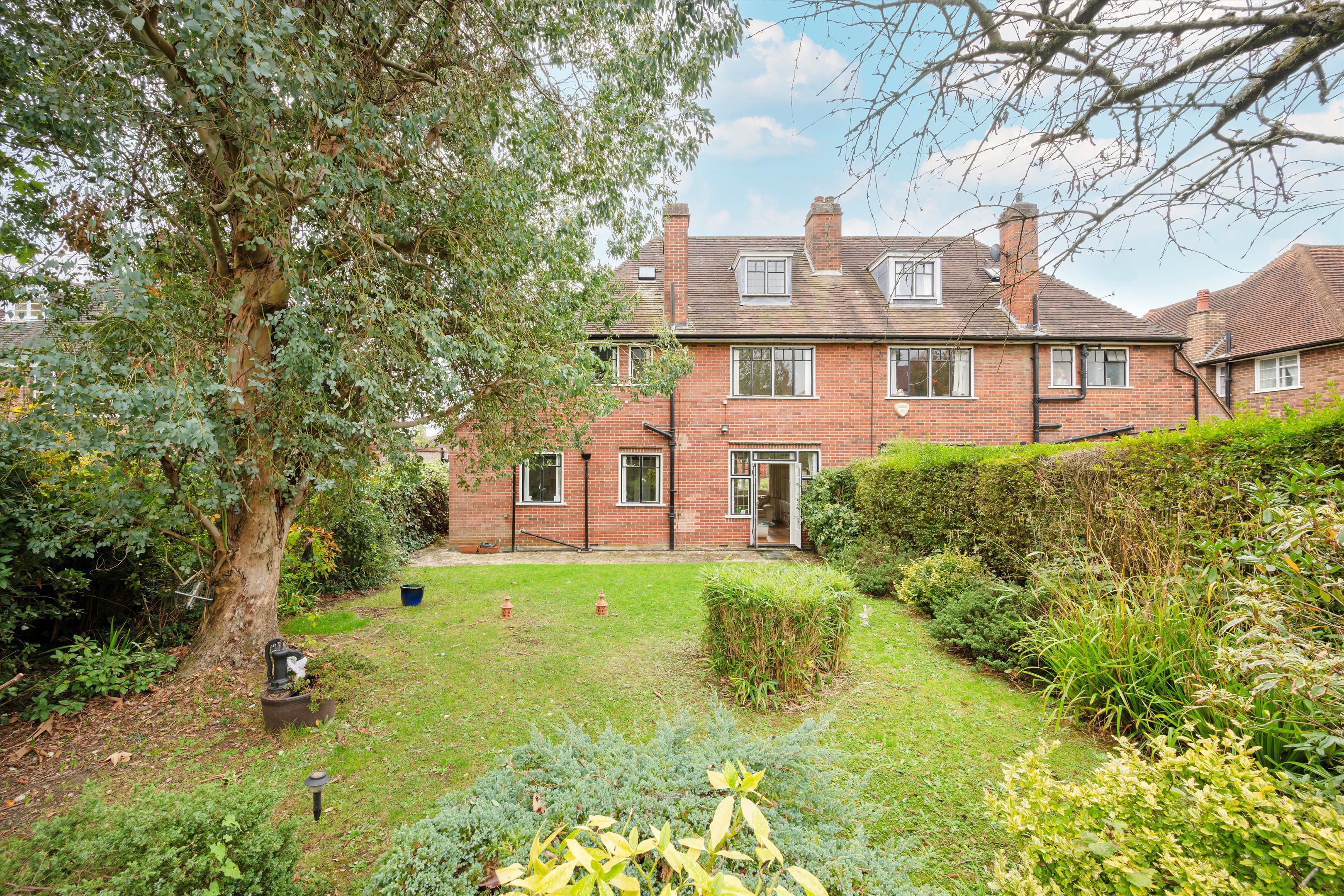 Brim Hill, London, N2