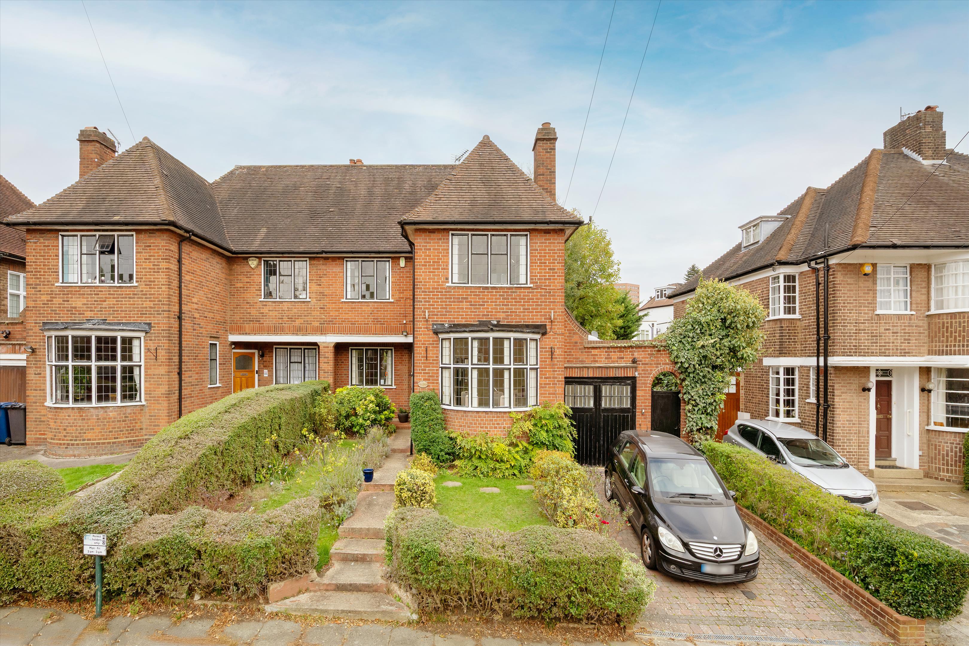 Brim Hill, London, N2
