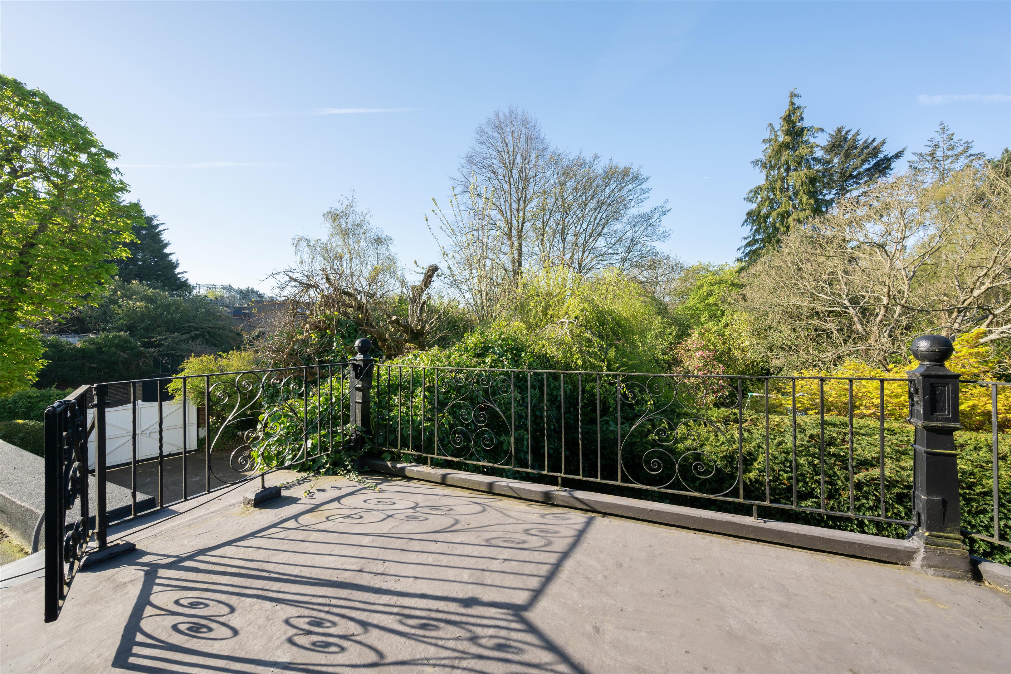 Spaniards Road, Hampstead, London NW3