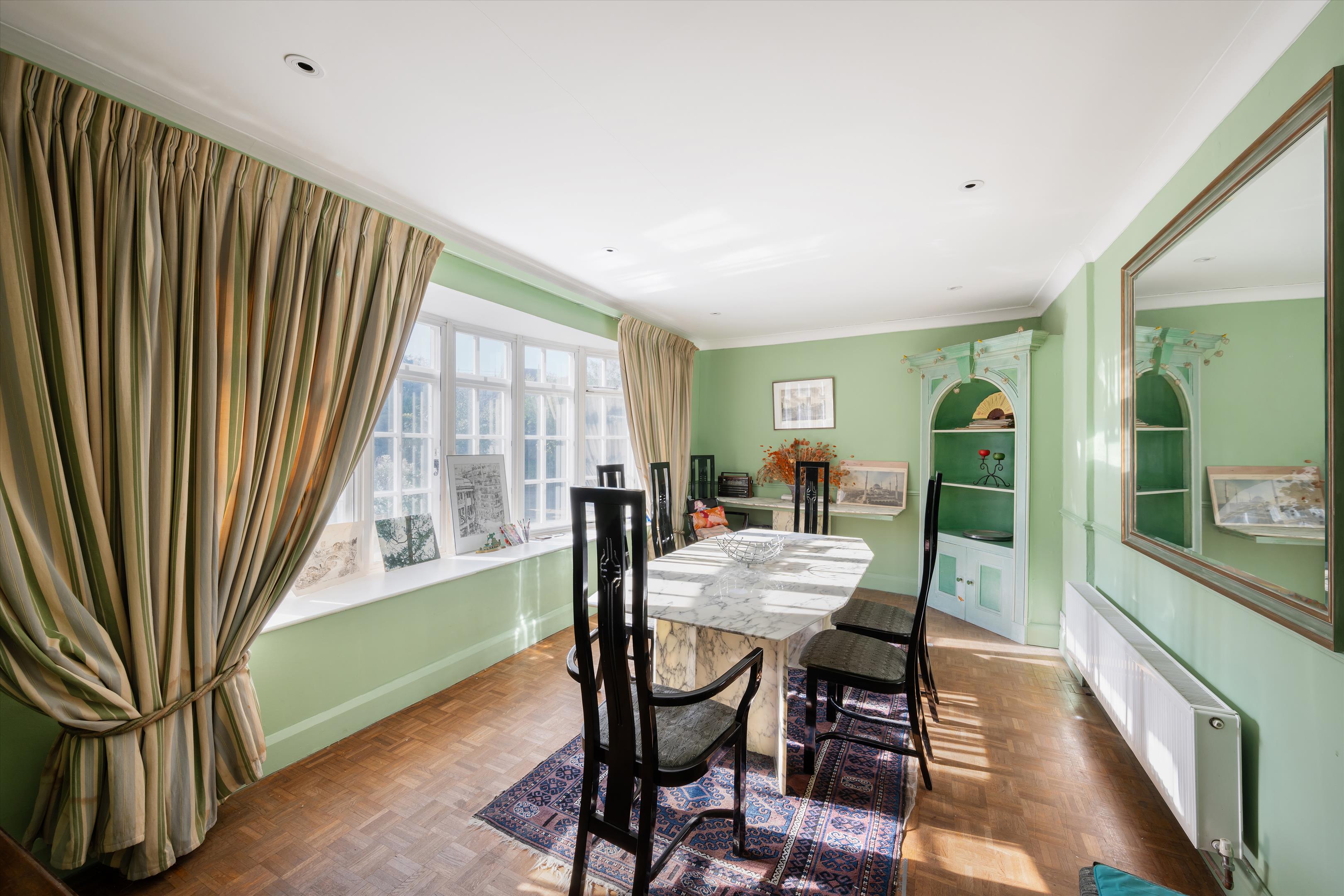 Spaniards Road, Hampstead, London NW3