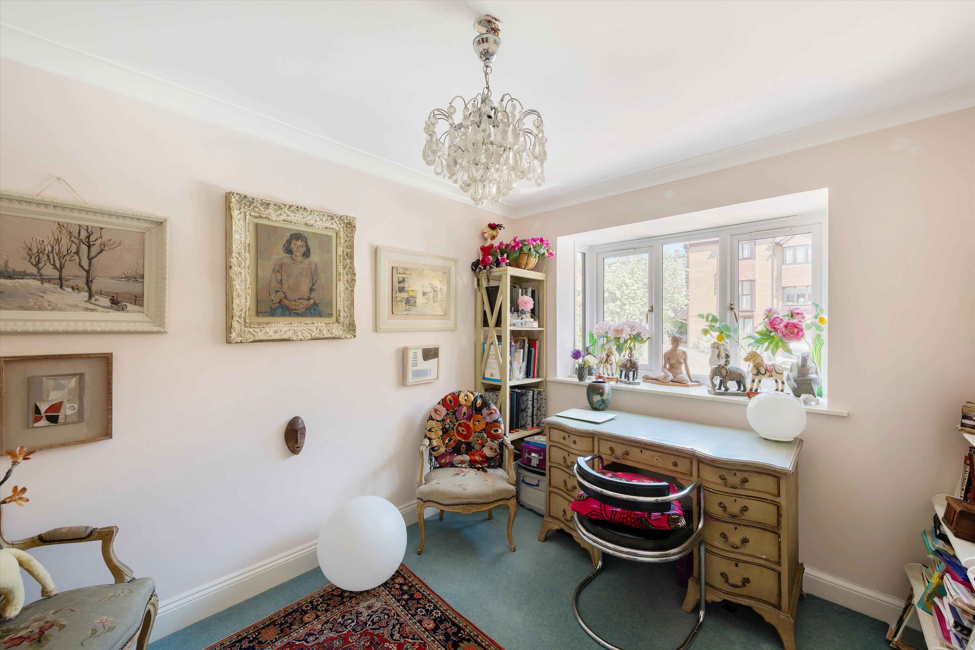 Thornbury Square, London N6