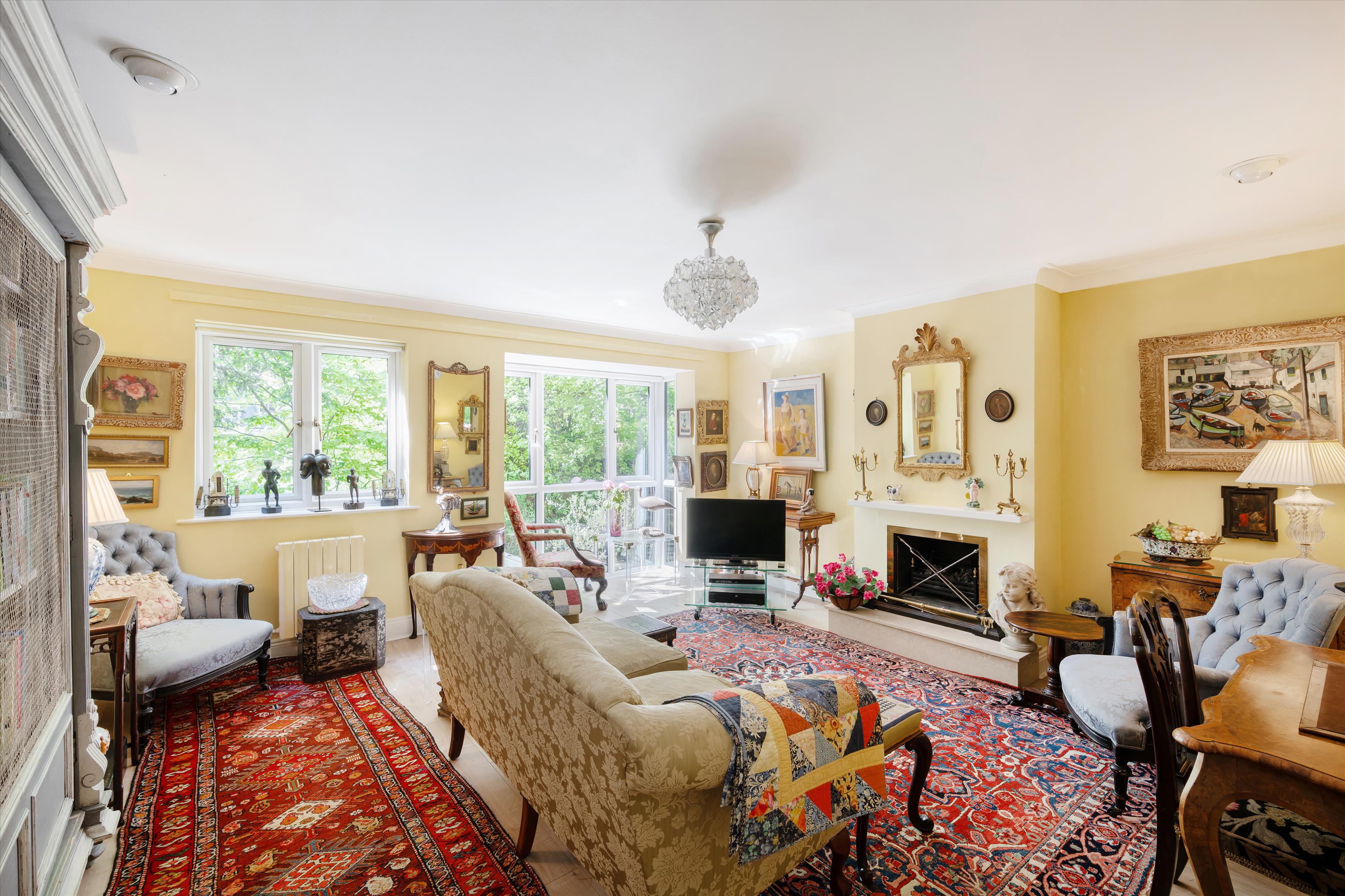 Thornbury Square, London N6