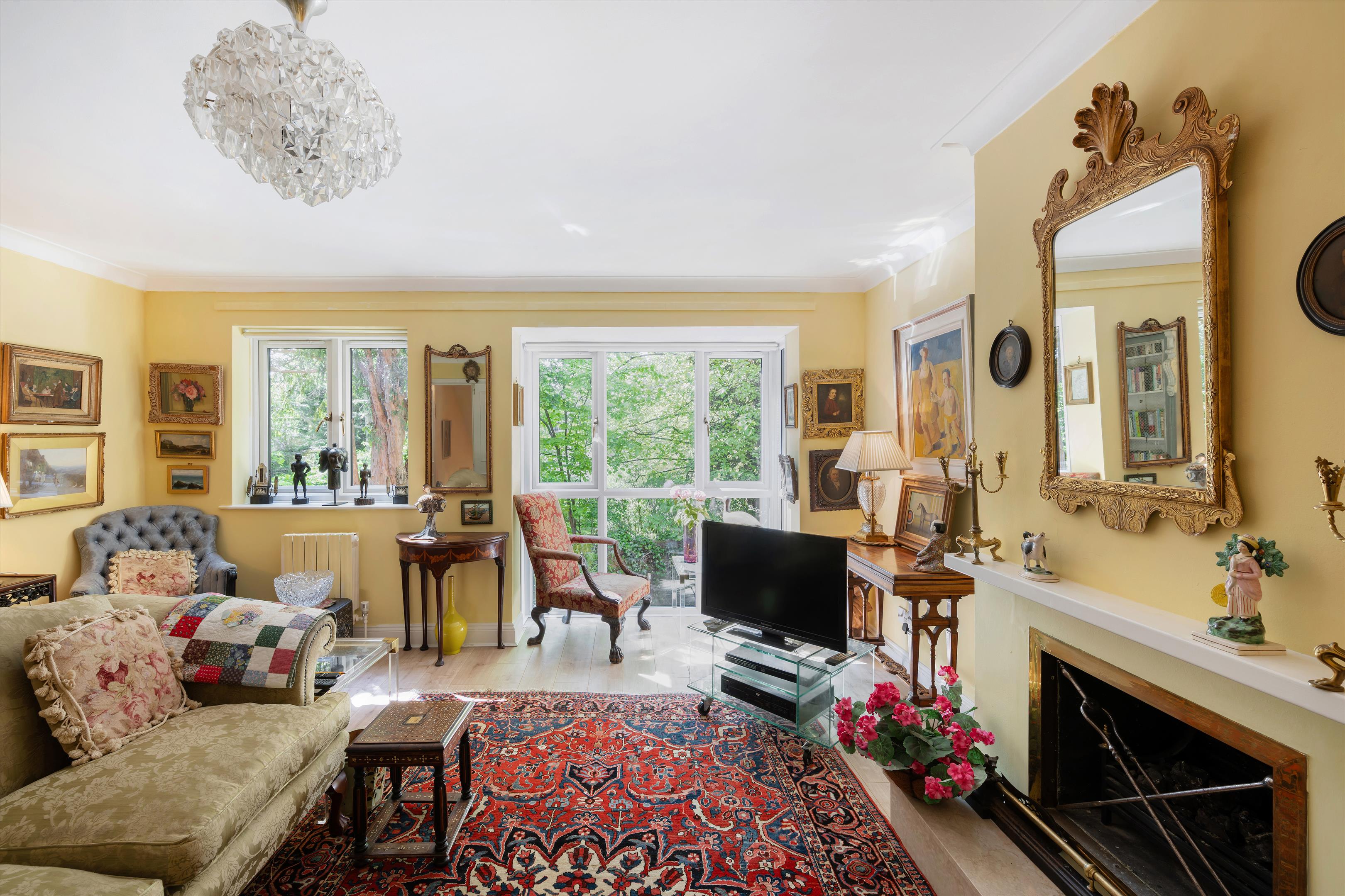 Thornbury Square, London N6