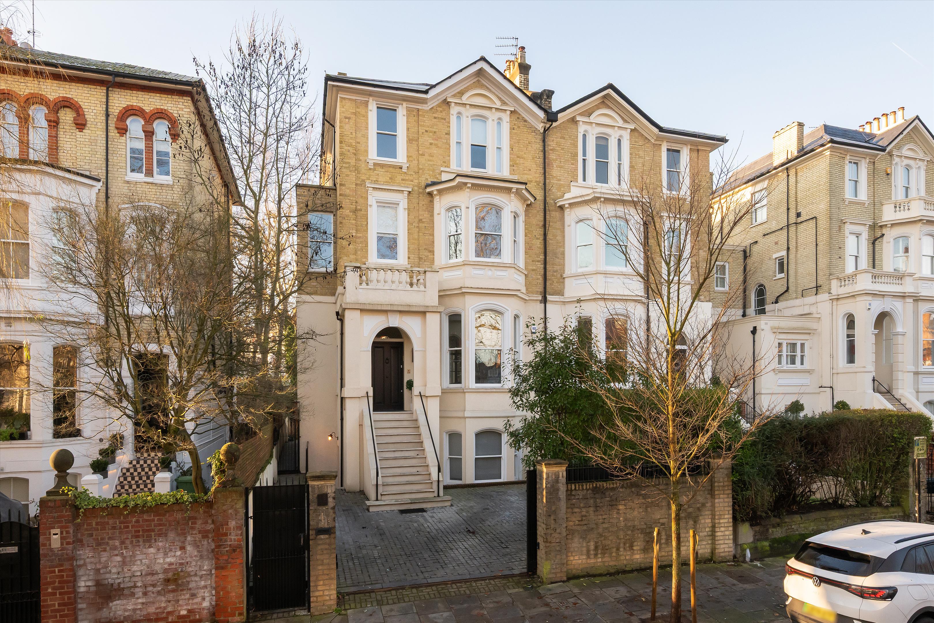 Rosslyn Hill, London, NW3