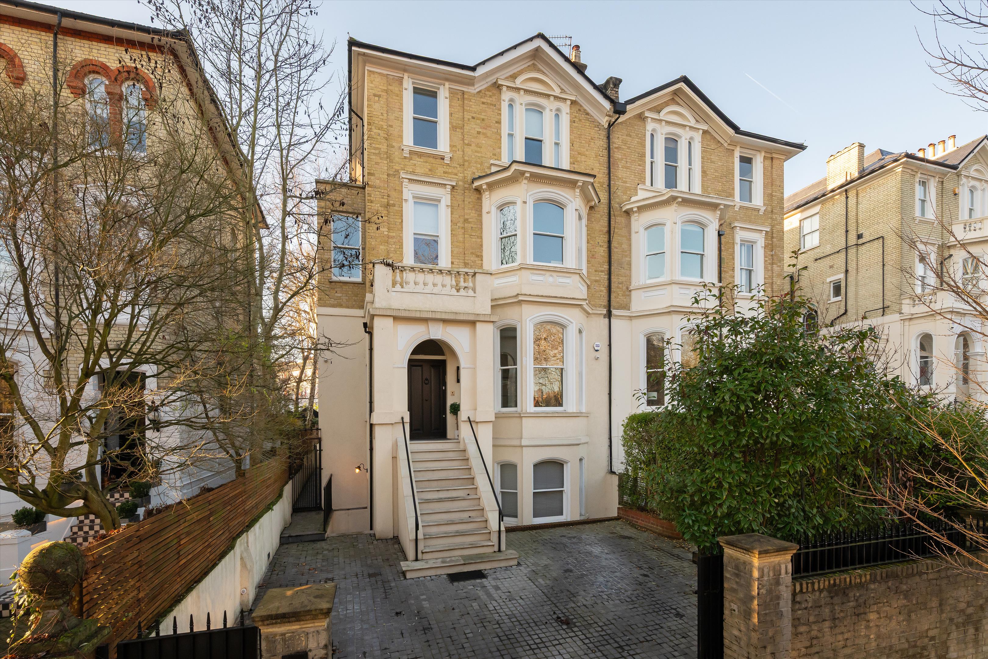 Rosslyn Hill, London, NW3