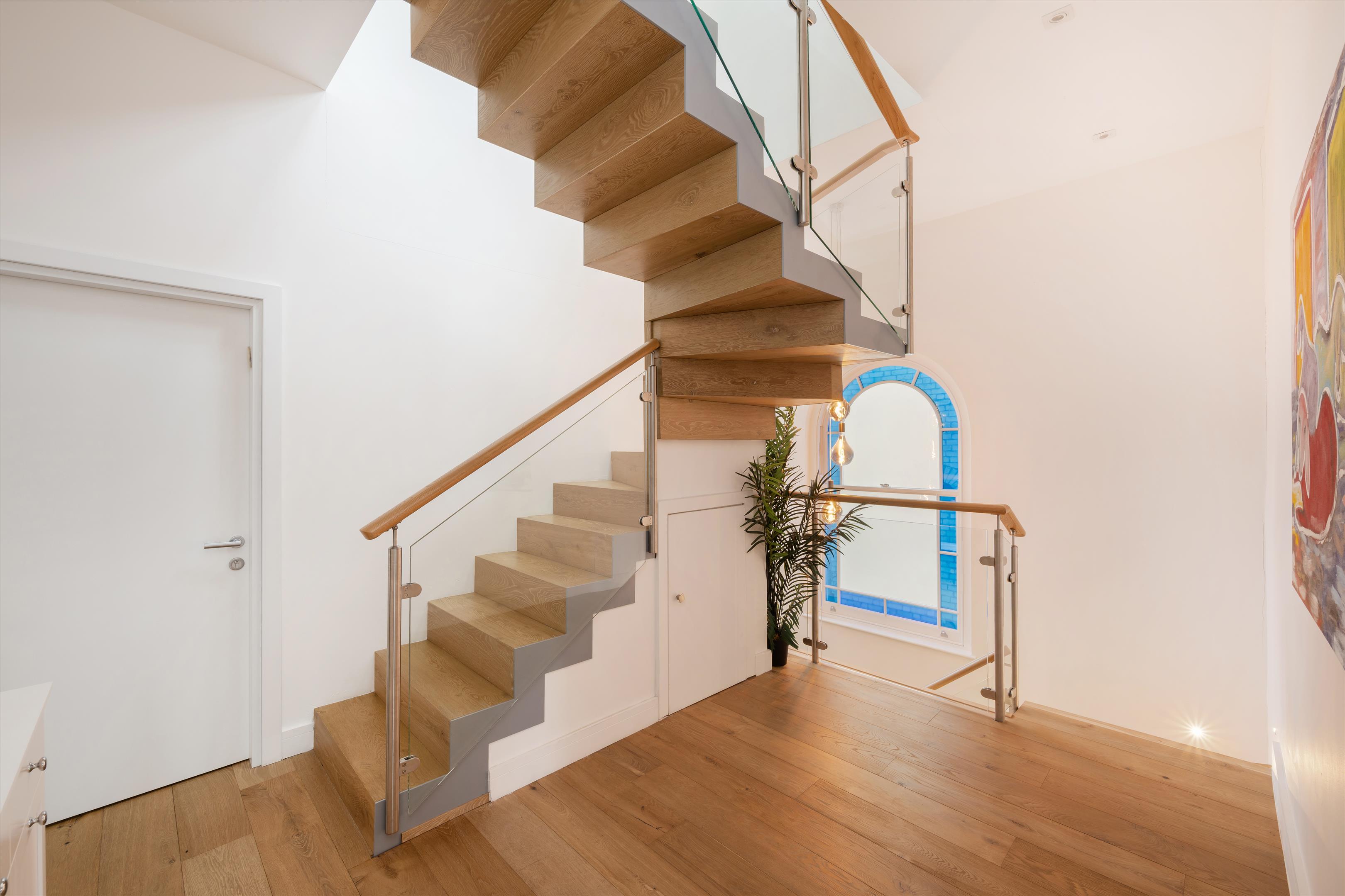 Rosslyn Hill, London, NW3