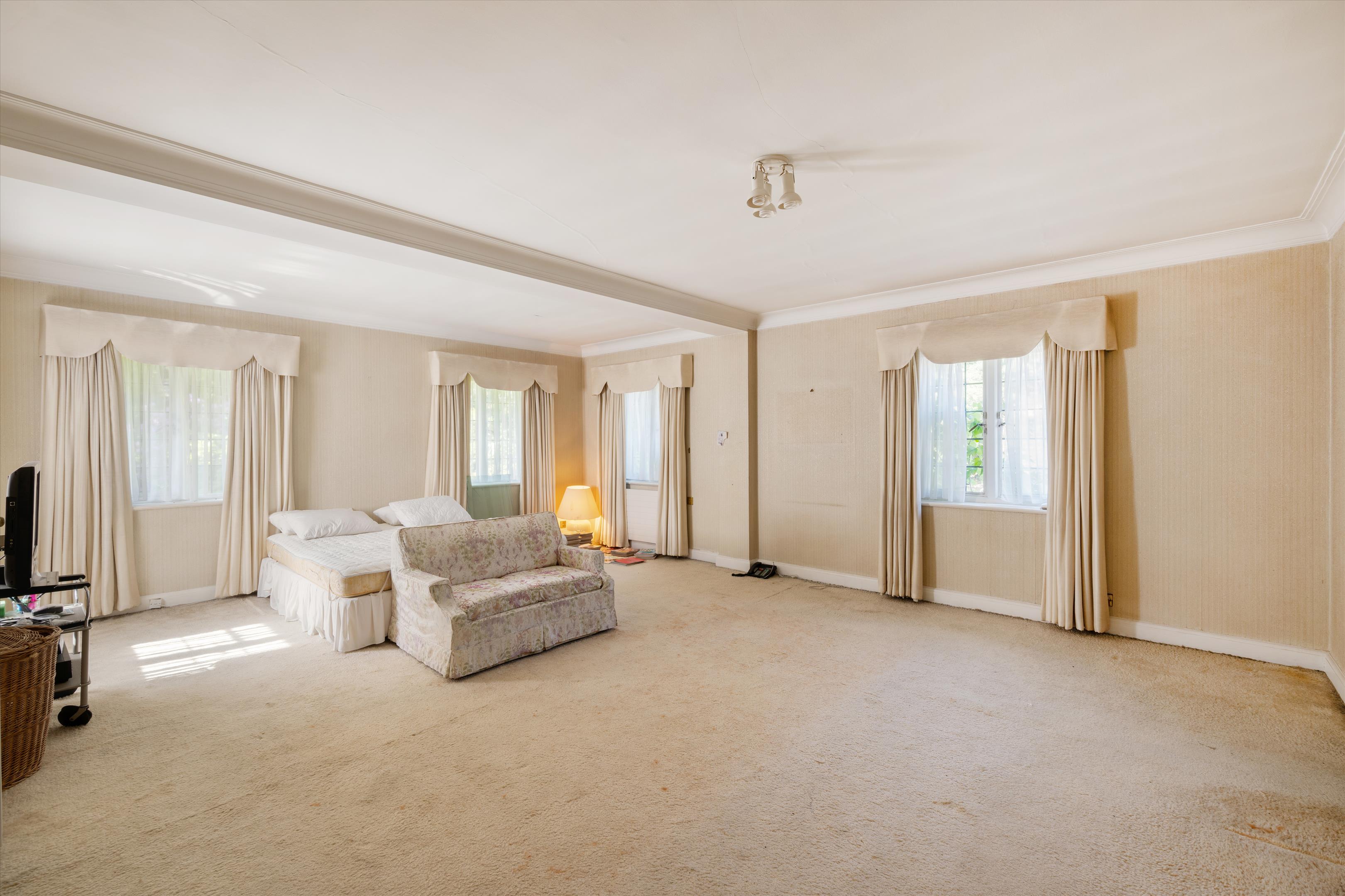 Courtenay Avenue, Kenwood, London N6