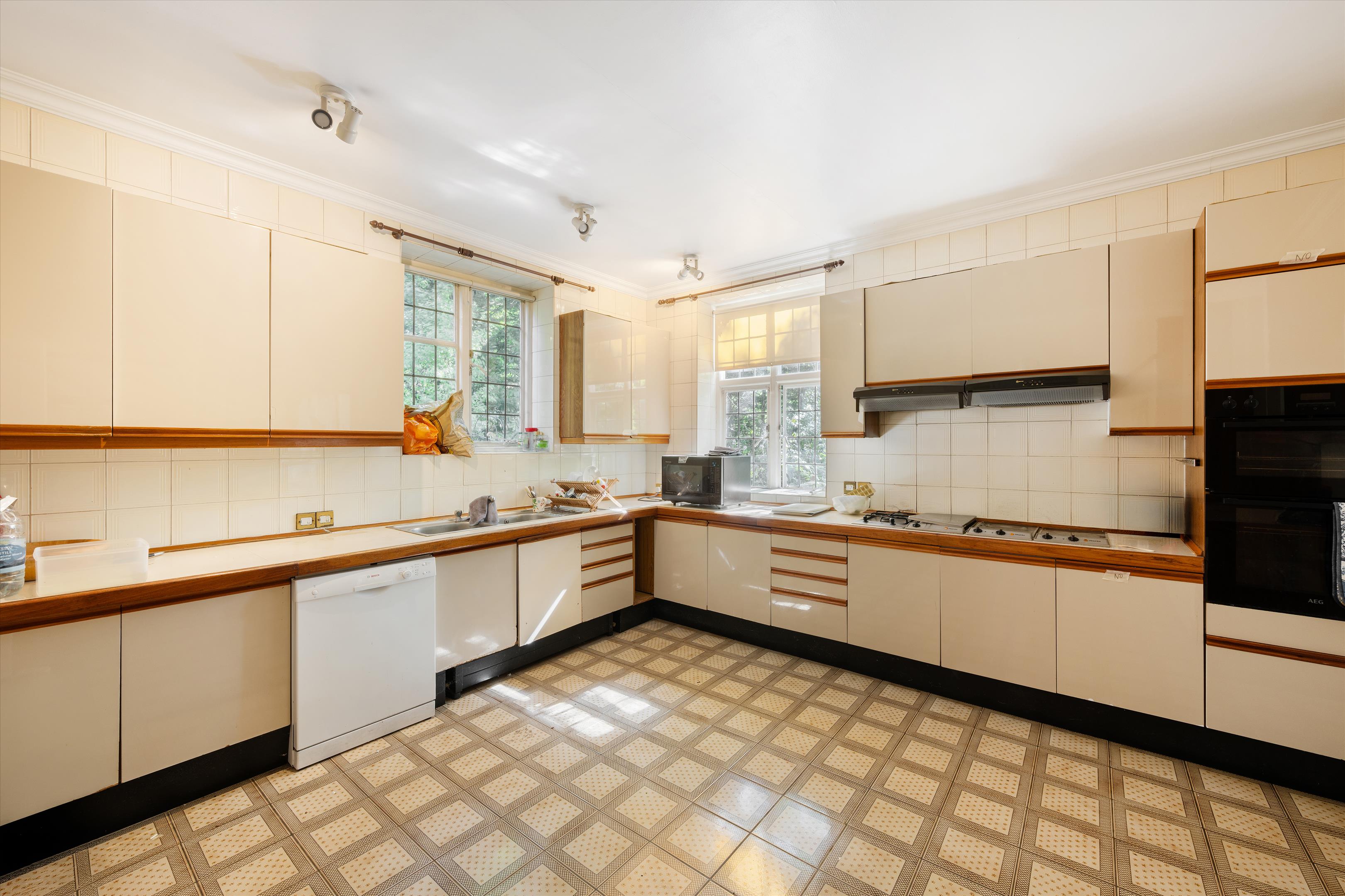Courtenay Avenue, Kenwood, London N6