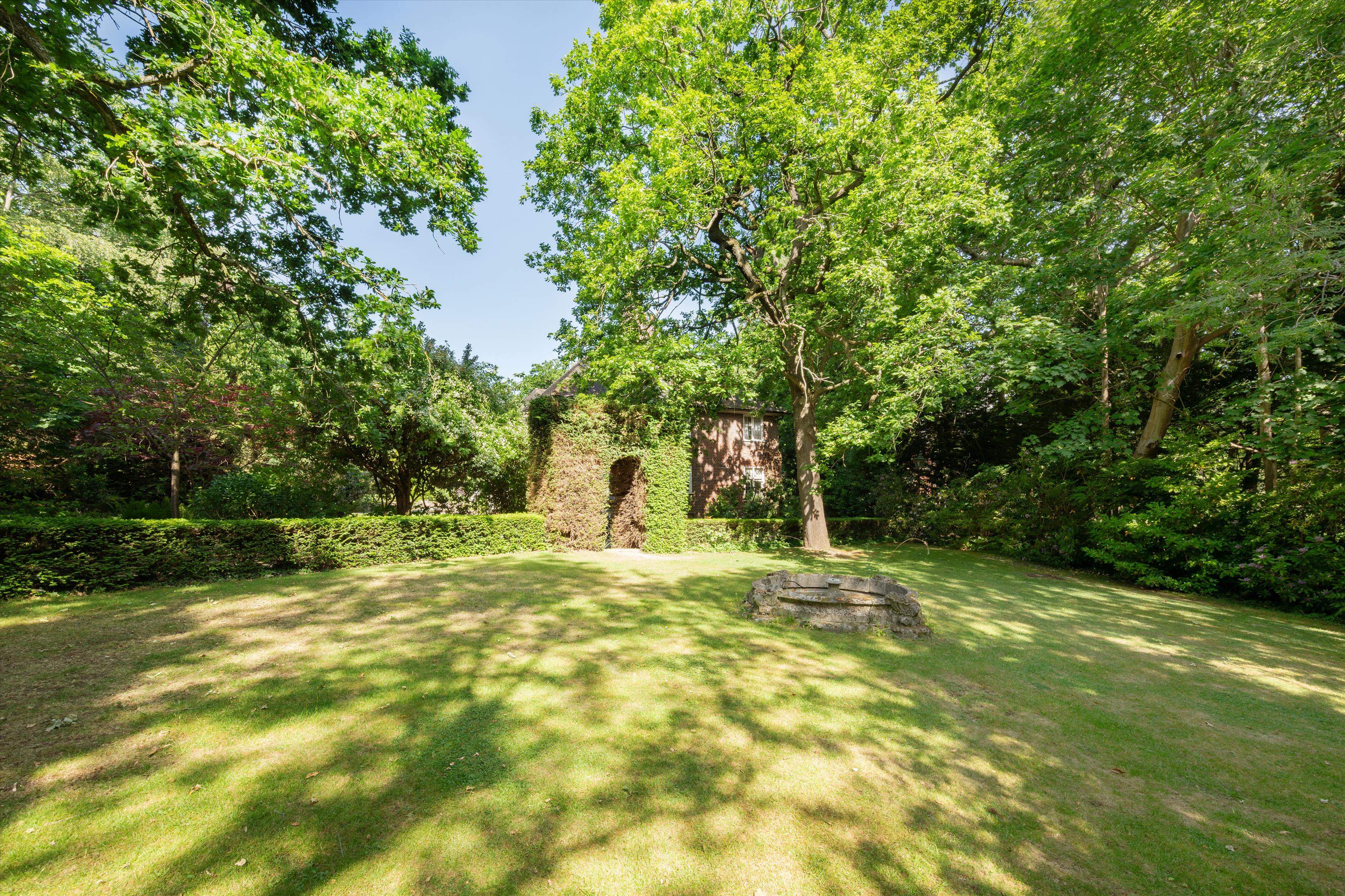 Courtenay Avenue, Kenwood, London N6