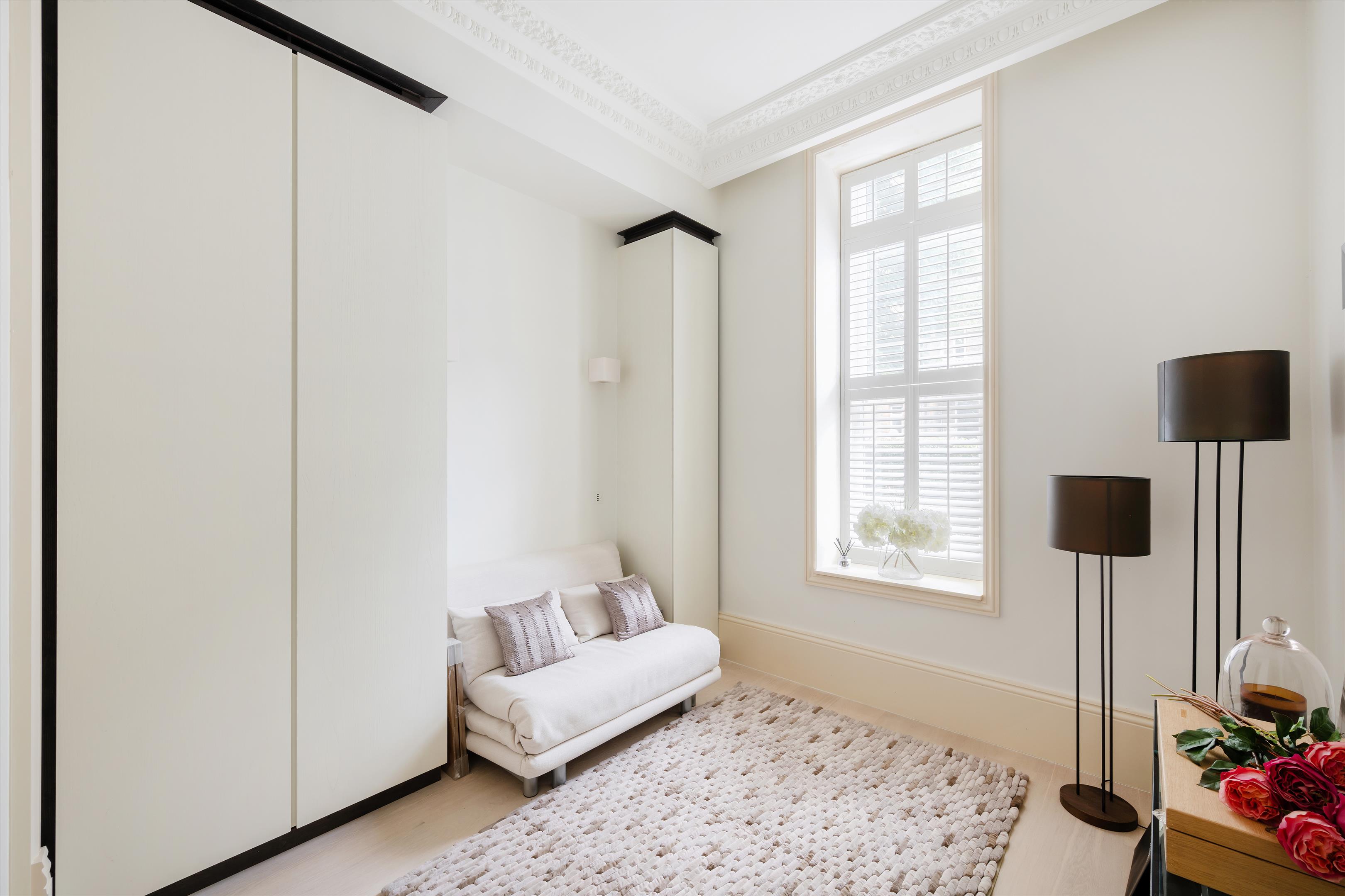 Fitzjohns Avenue, Hampstead, London NW3