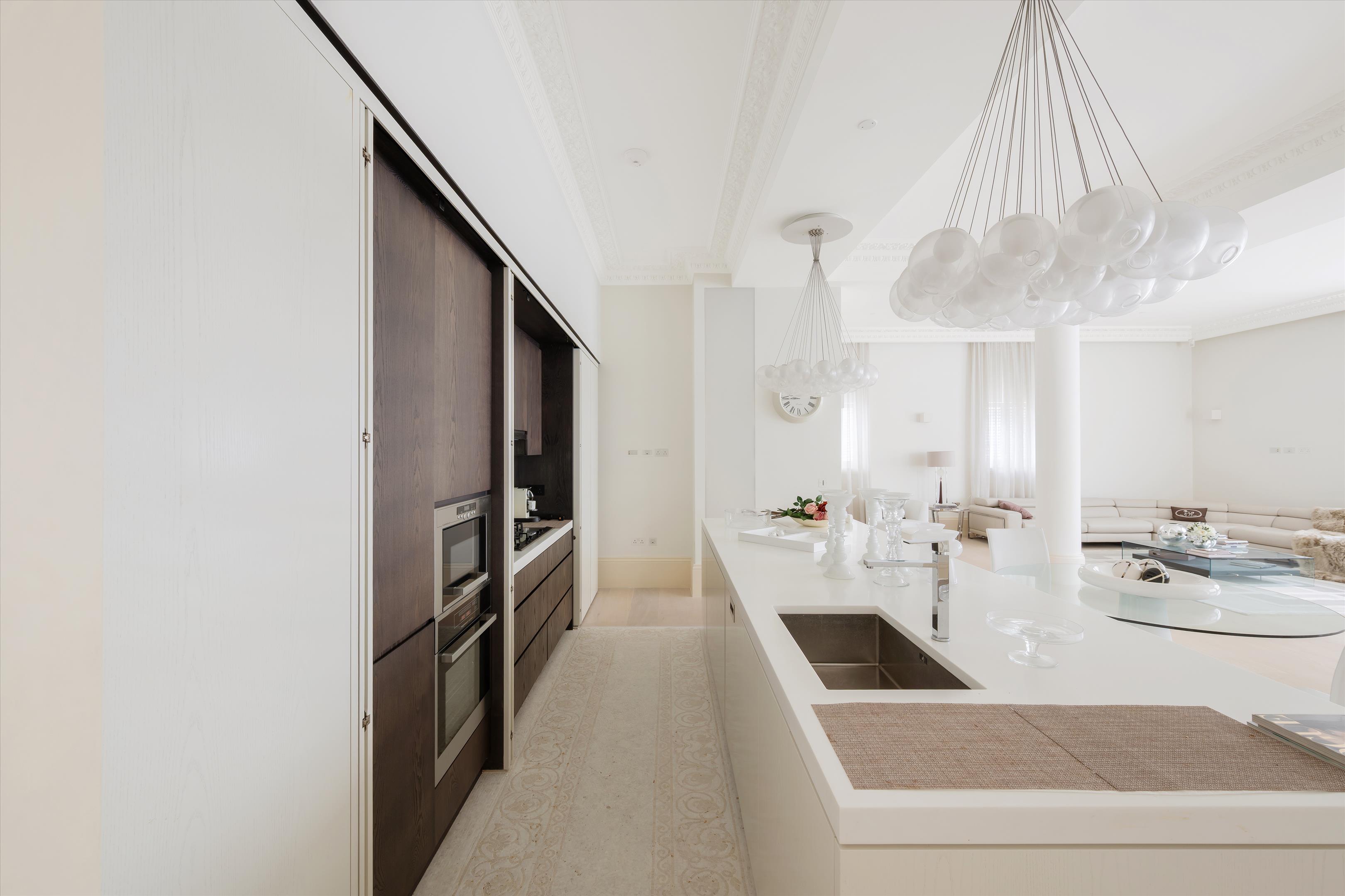 Fitzjohns Avenue, Hampstead, London NW3