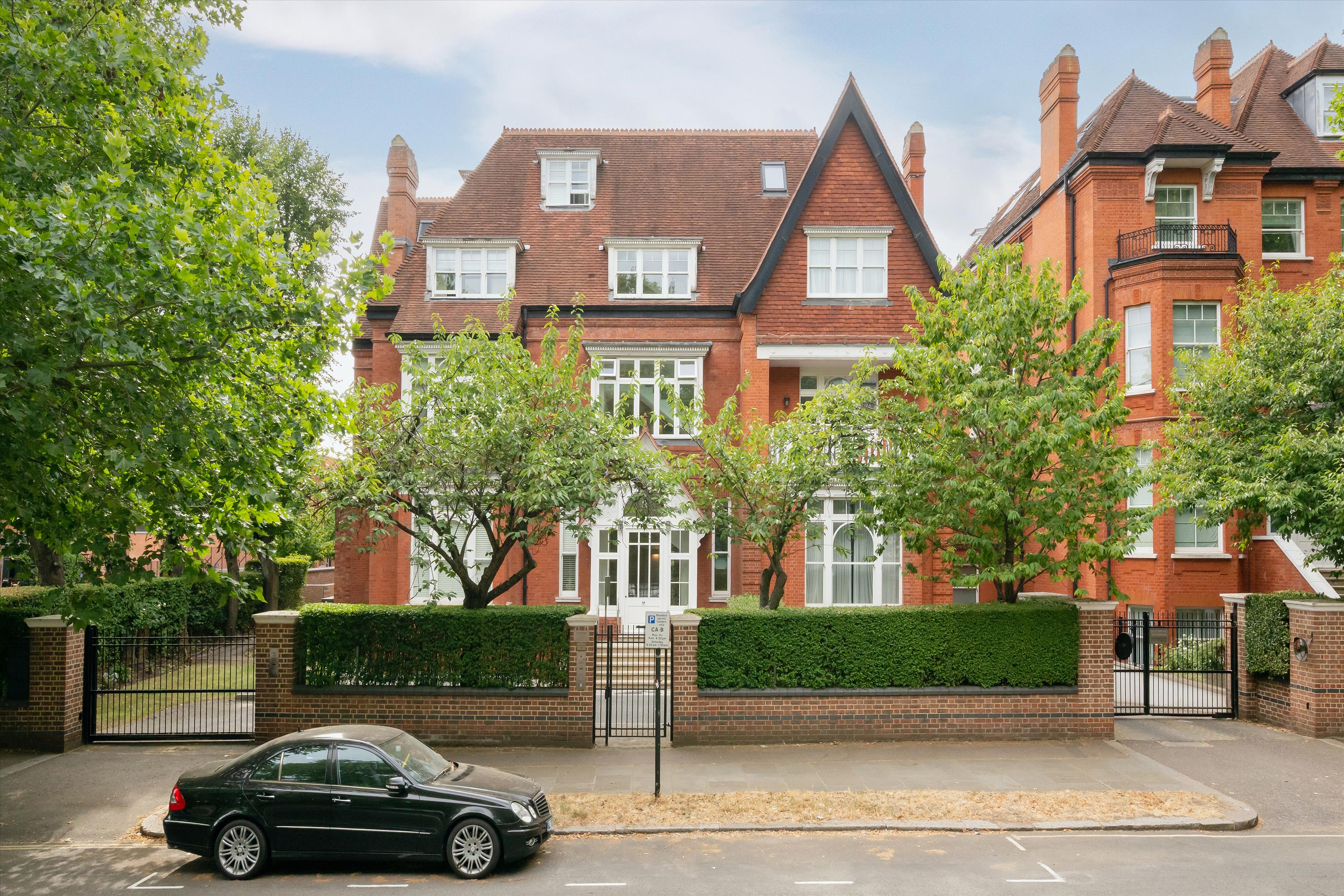 Fitzjohns Avenue, Hampstead, London NW3