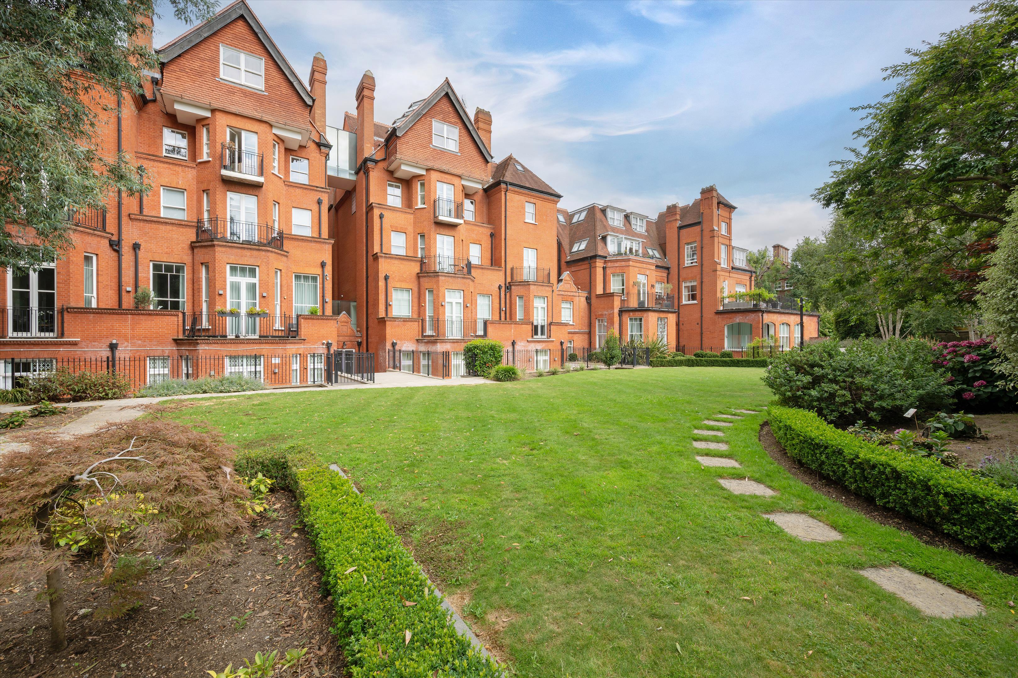 Fitzjohns Avenue, Hampstead, London NW3