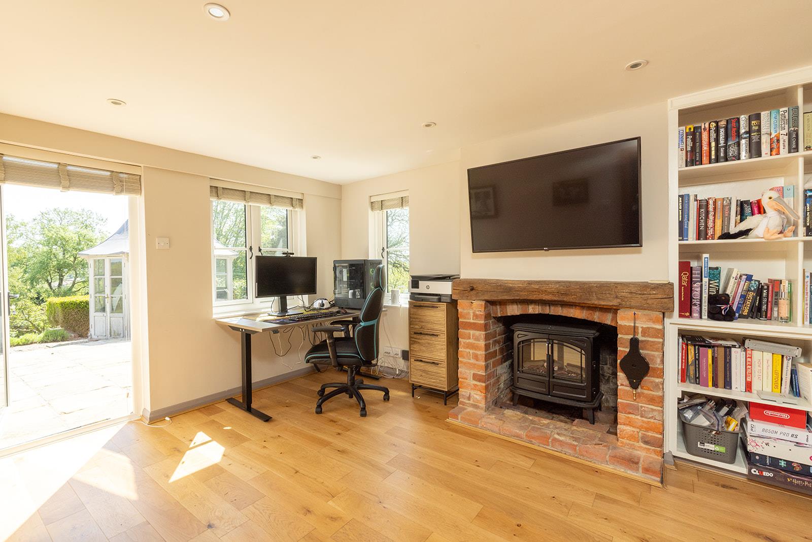 Long Lane, Shaw, Newbury, Berkshire RG14