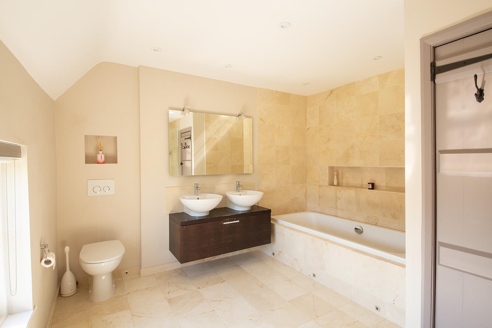 Long Lane, Shaw, Newbury, Berkshire RG14