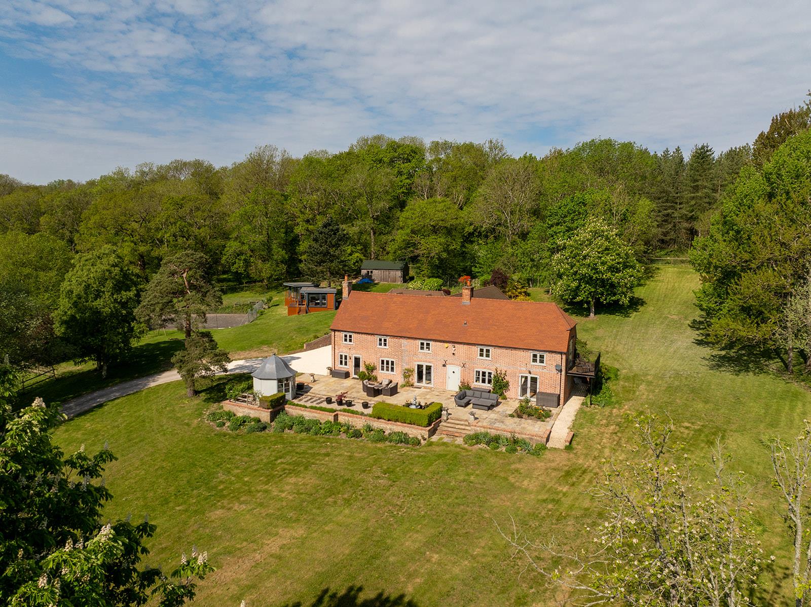 Long Lane, Shaw, Newbury, Berkshire RG14