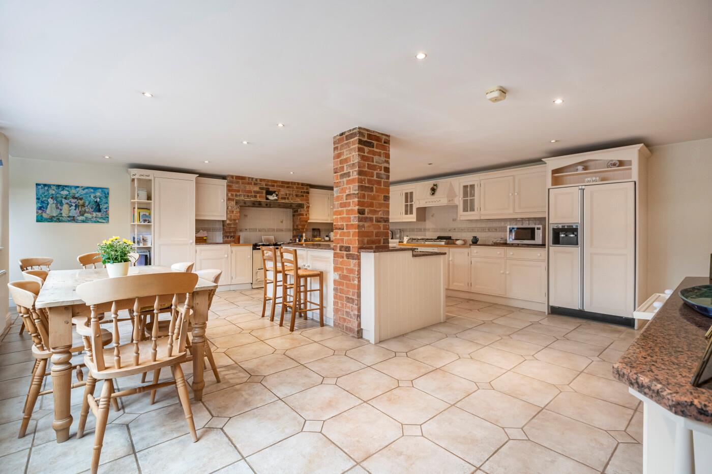 Smewins Road, White Waltham, Maidenhead, Berkshire, SL6