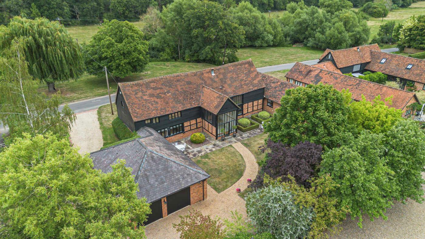 Smewins Road, White Waltham, Maidenhead, Berkshire, SL6