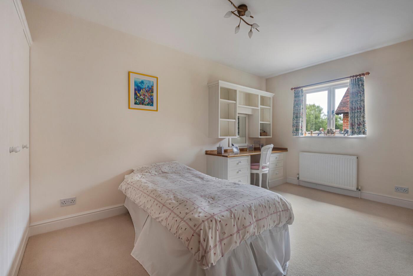 Smewins Road, White Waltham, Maidenhead, Berkshire, SL6