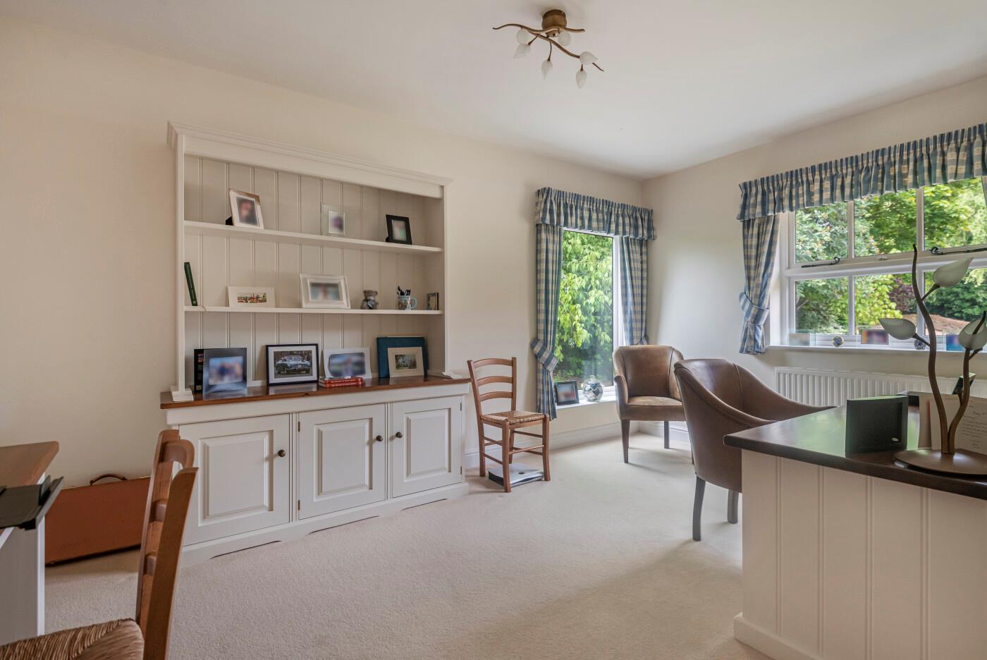 Smewins Road, White Waltham, Maidenhead, Berkshire, SL6