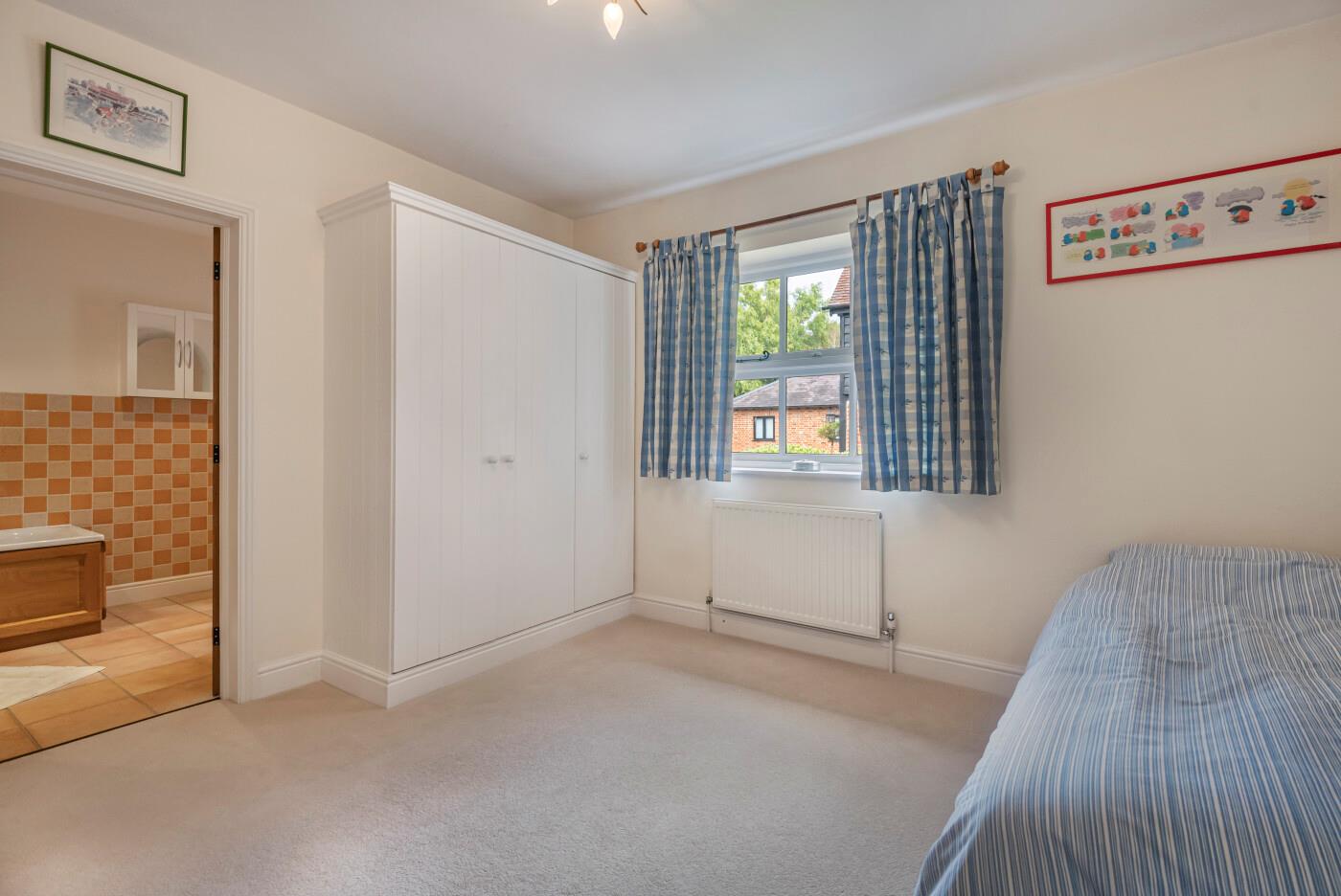 Smewins Road, White Waltham, Maidenhead, Berkshire, SL6