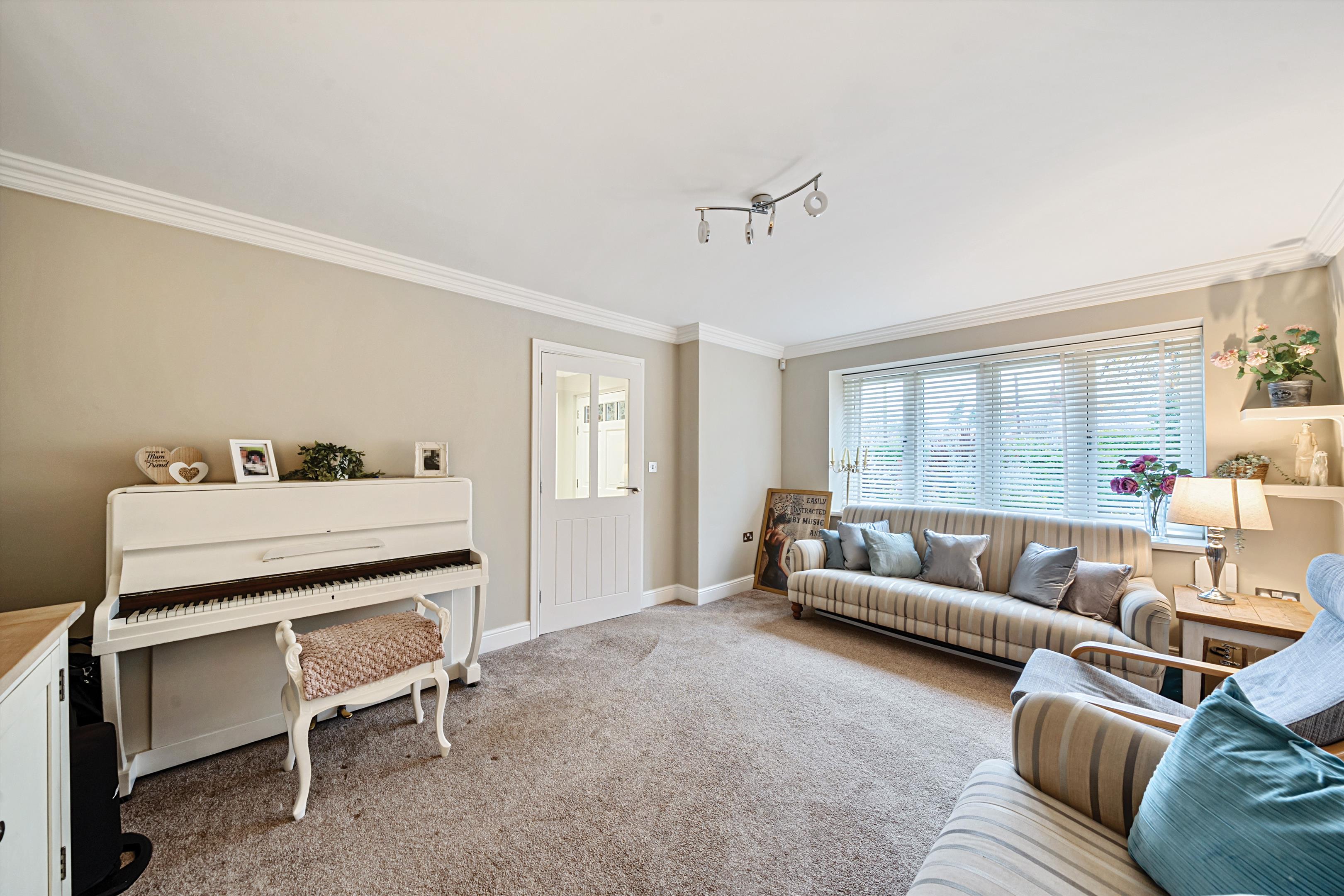 Chiltern Road, Peppard Common, Henley-on-Thames, Oxfordshire, RG9