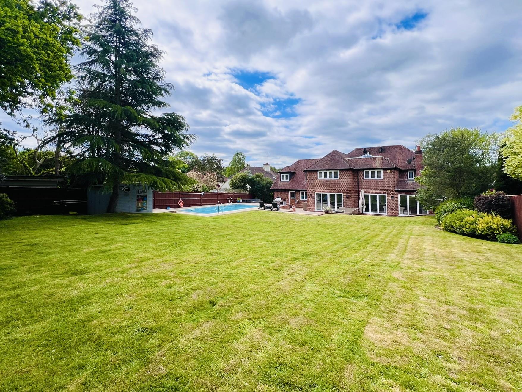Chiltern Road, Peppard Common, Henley-on-Thames, Oxfordshire, RG9
