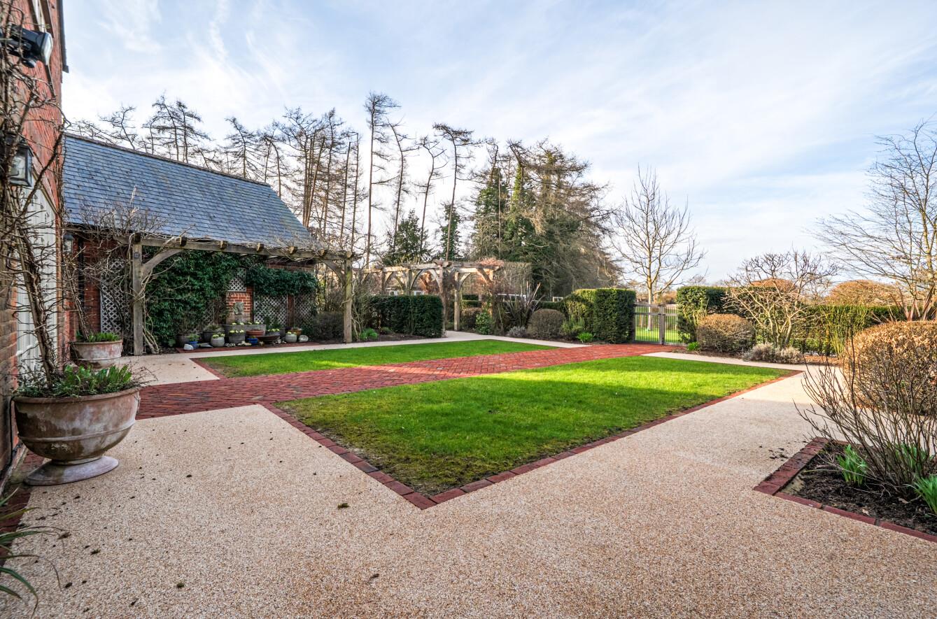 Chairmakers Way, Frieth, Henley-on-Thames, Buckinghamshire, RG9
