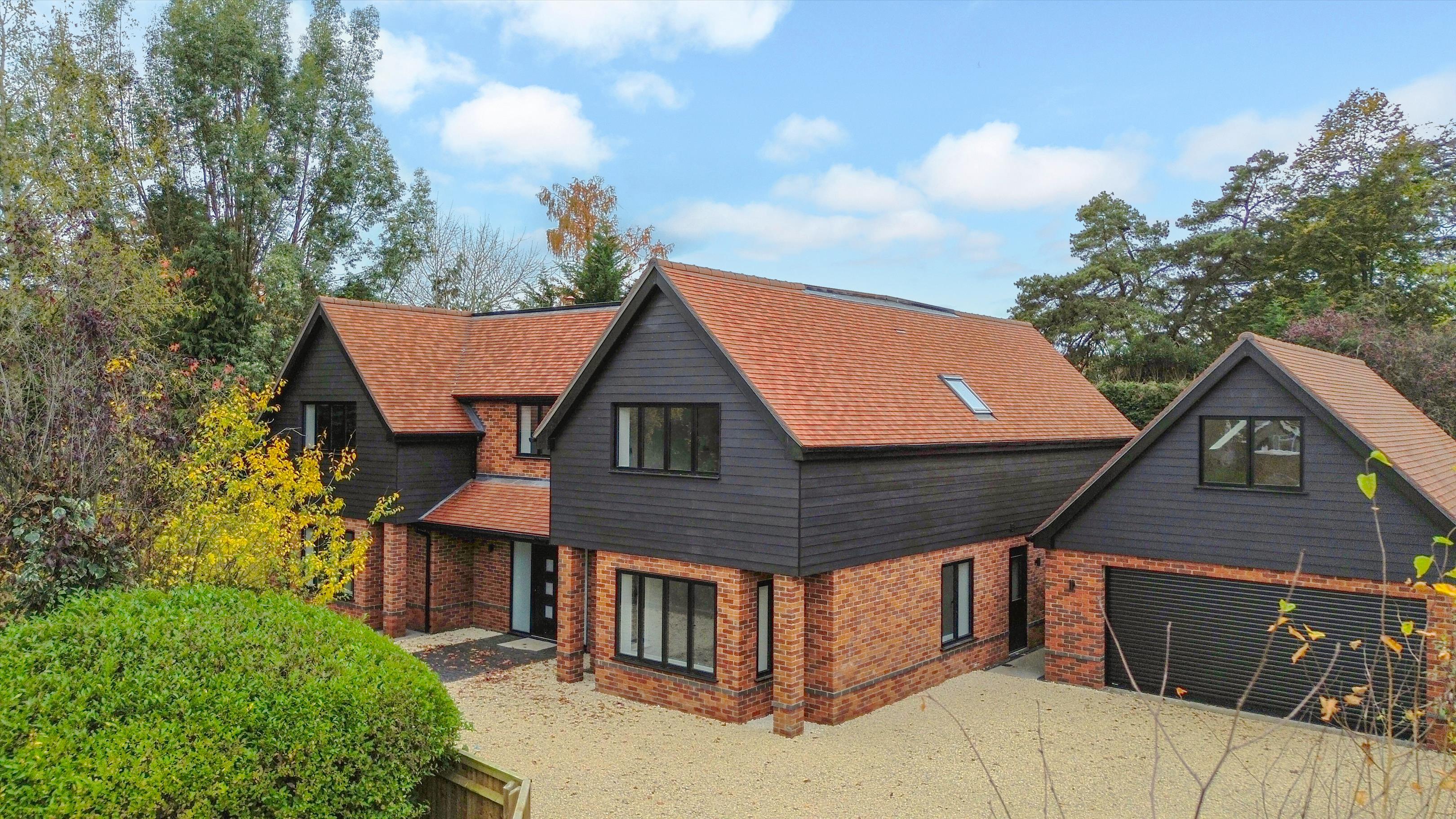 Mill Road, Shiplake, RG9