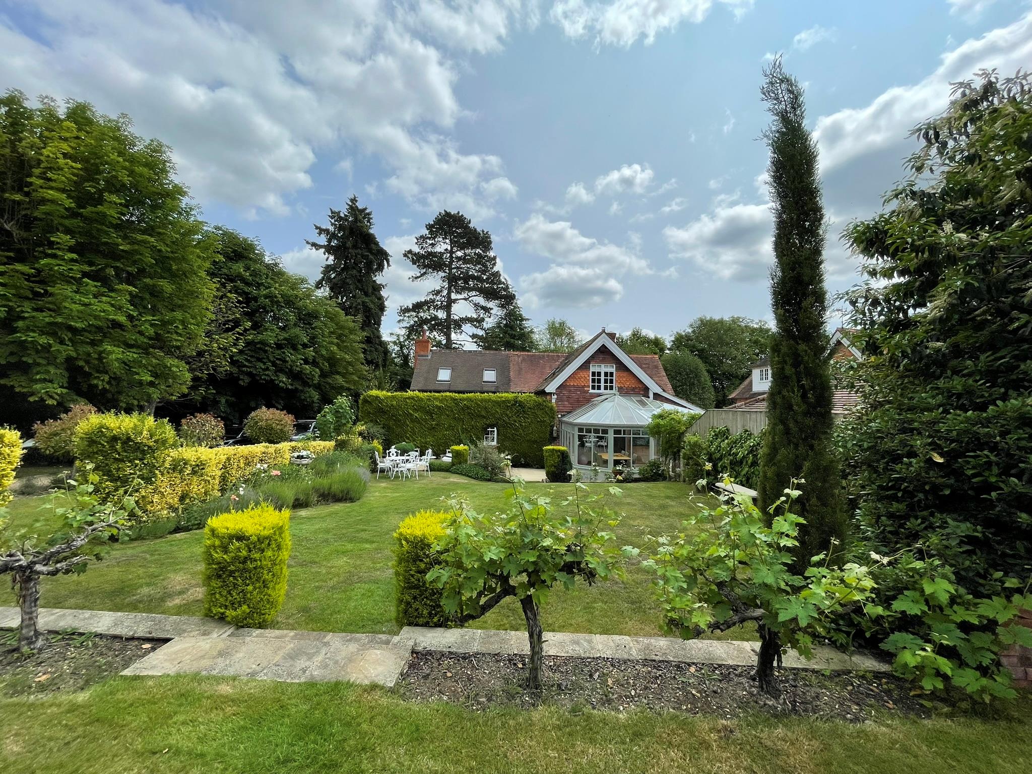 Mill Road, Shiplake, Henley-on-Thames, Oxfordshire RG9