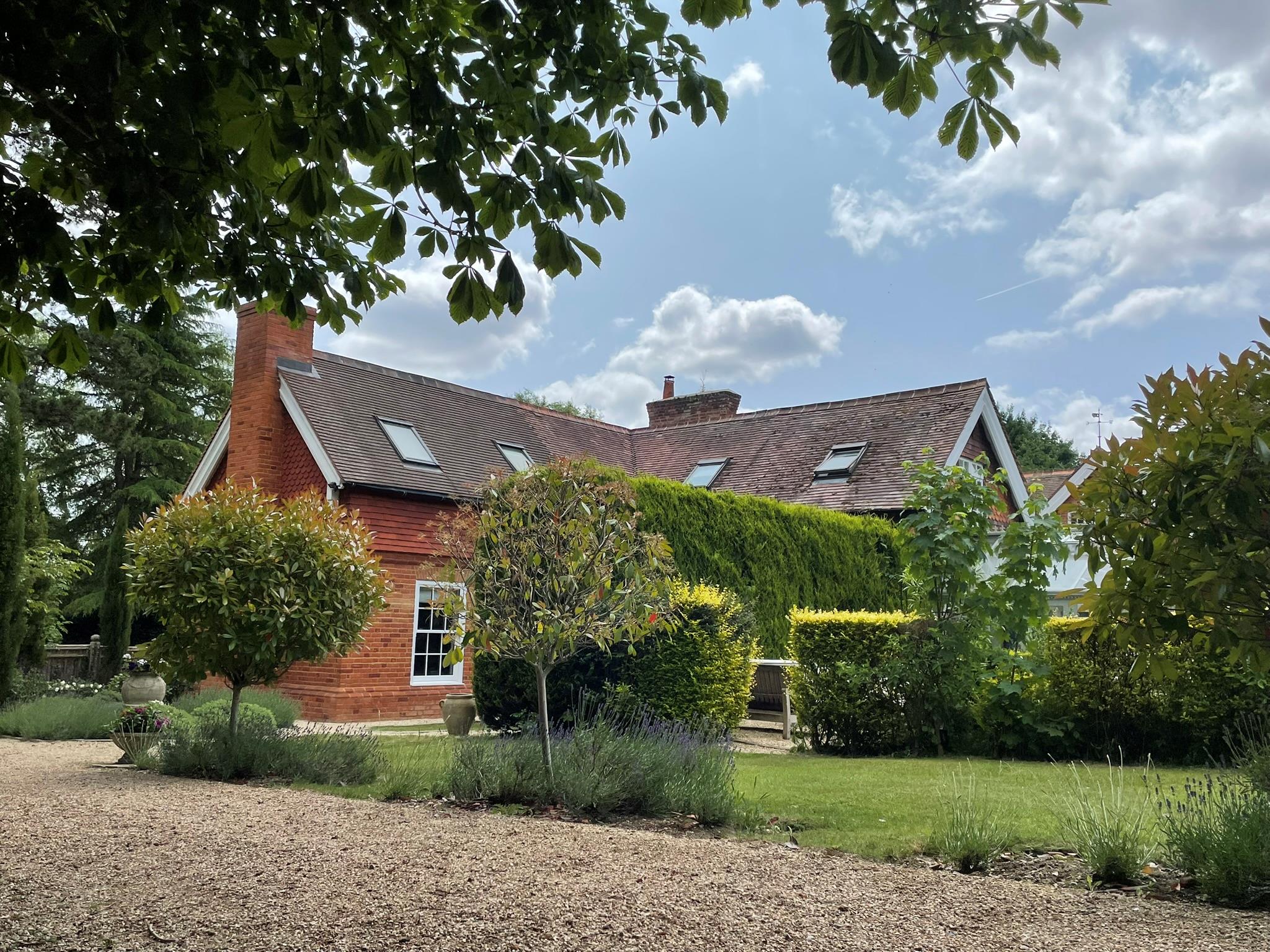 Mill Road, Shiplake, Henley-on-Thames, Oxfordshire RG9