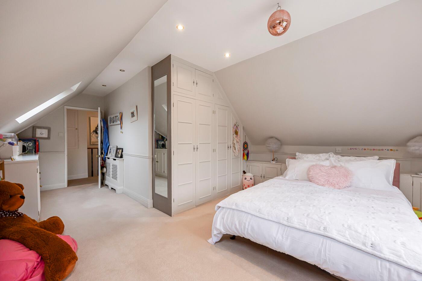 Mill Road, Shiplake, Henley-on-Thames, Oxfordshire RG9