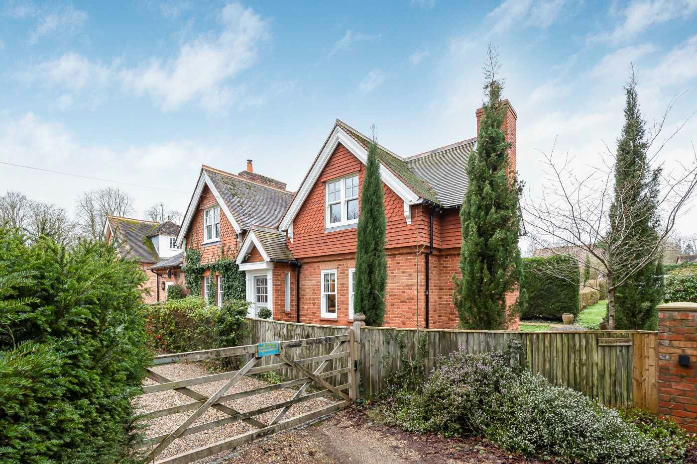 Mill Road, Shiplake, Henley-on-Thames, Oxfordshire RG9