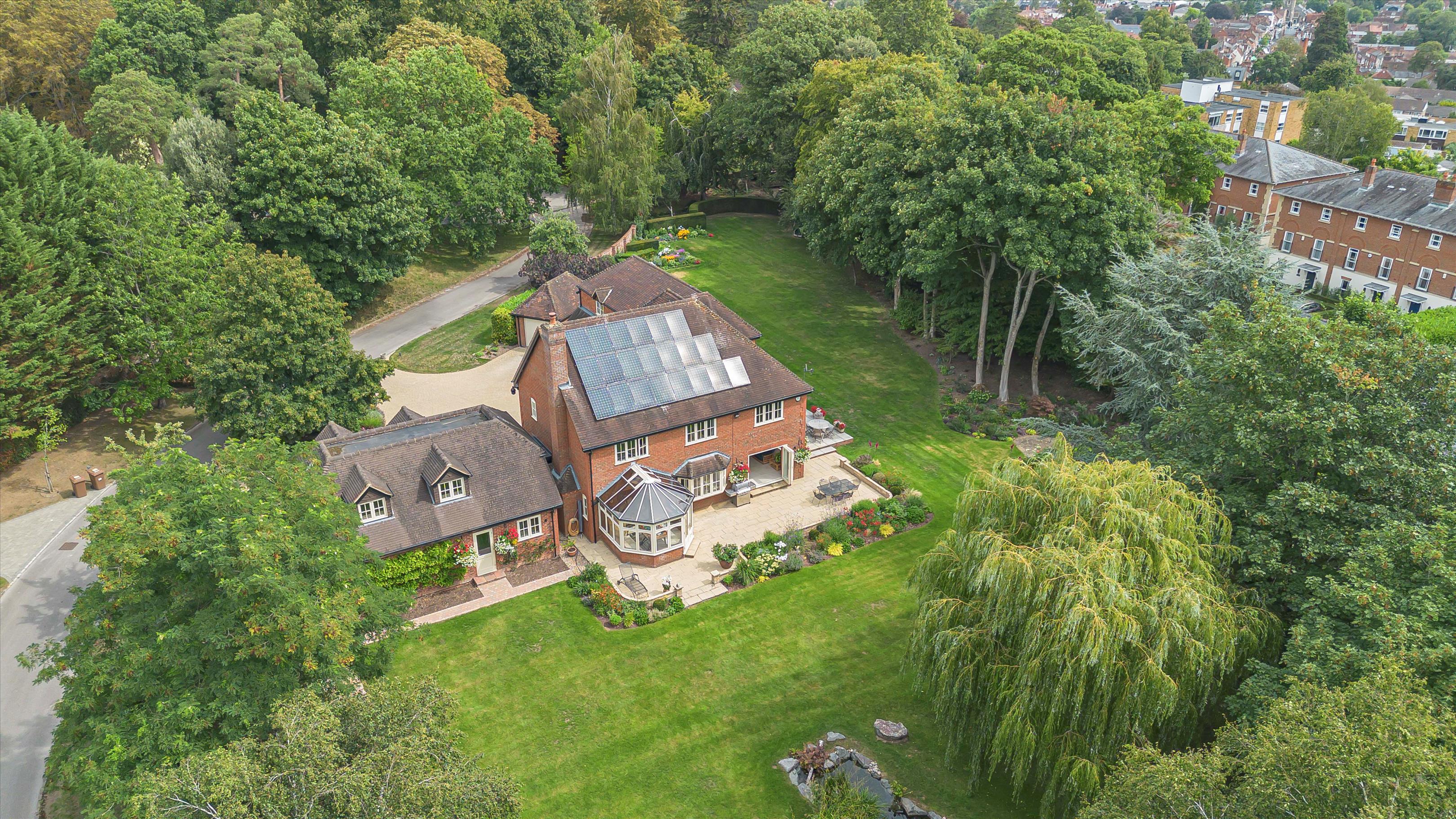 Parkside, Henley-on-Thames, Oxfordshire, RG9