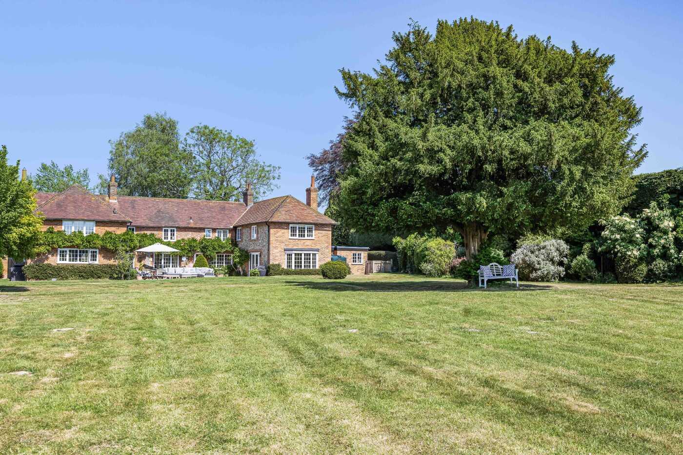 Russells Water, Henley-on-Thames RG9