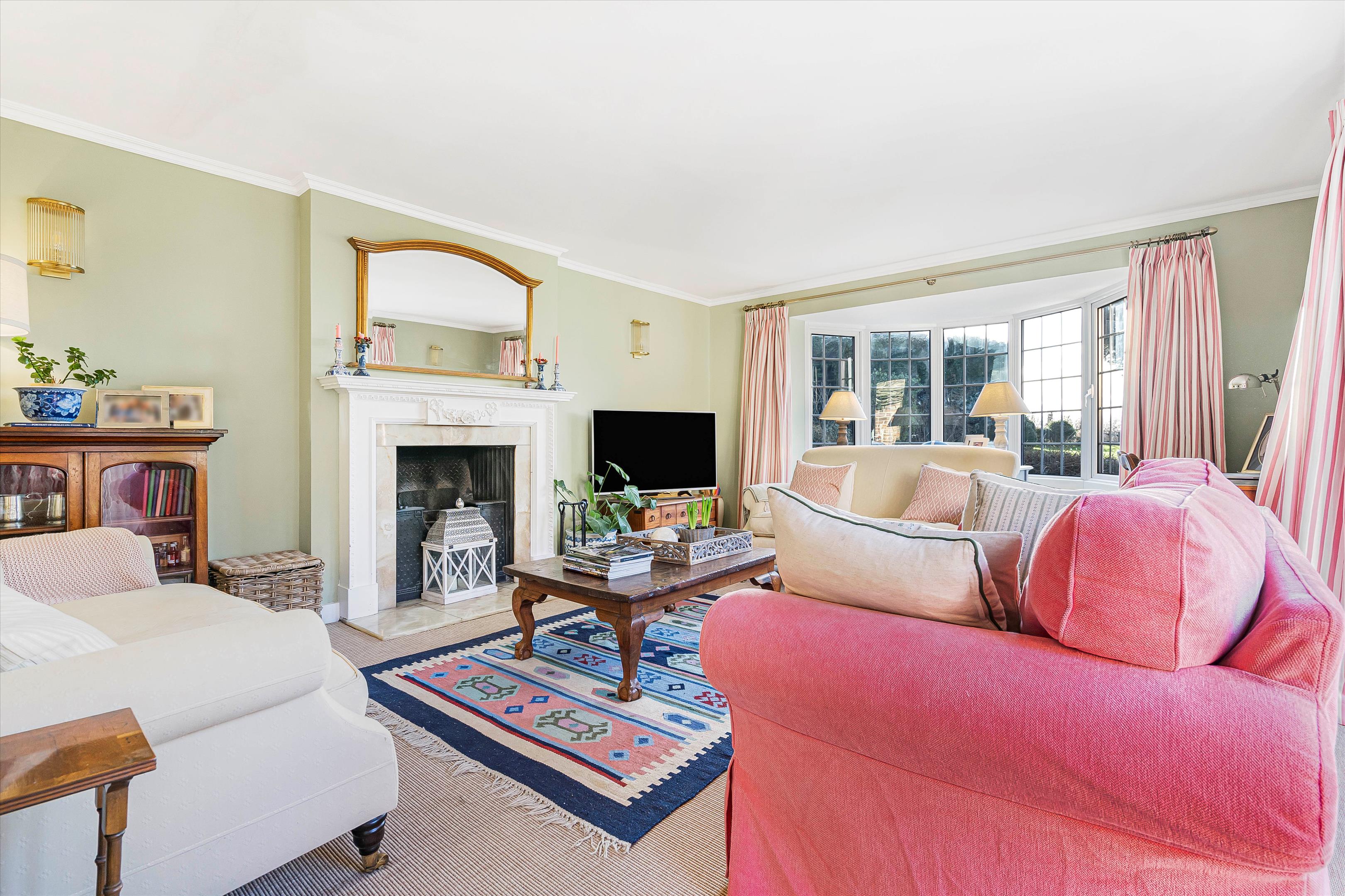 Russells Water, Henley-on-Thames RG9
