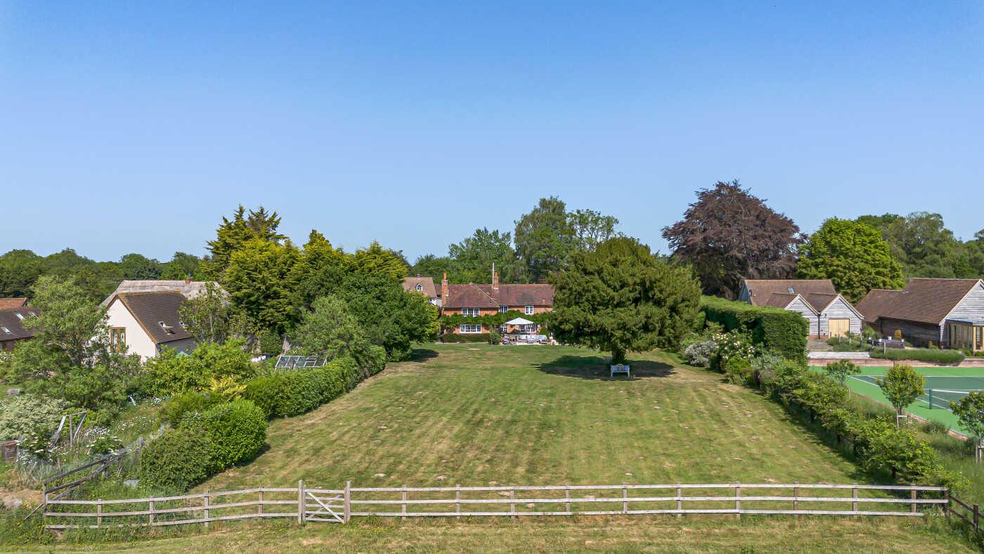Russells Water, Henley-on-Thames RG9
