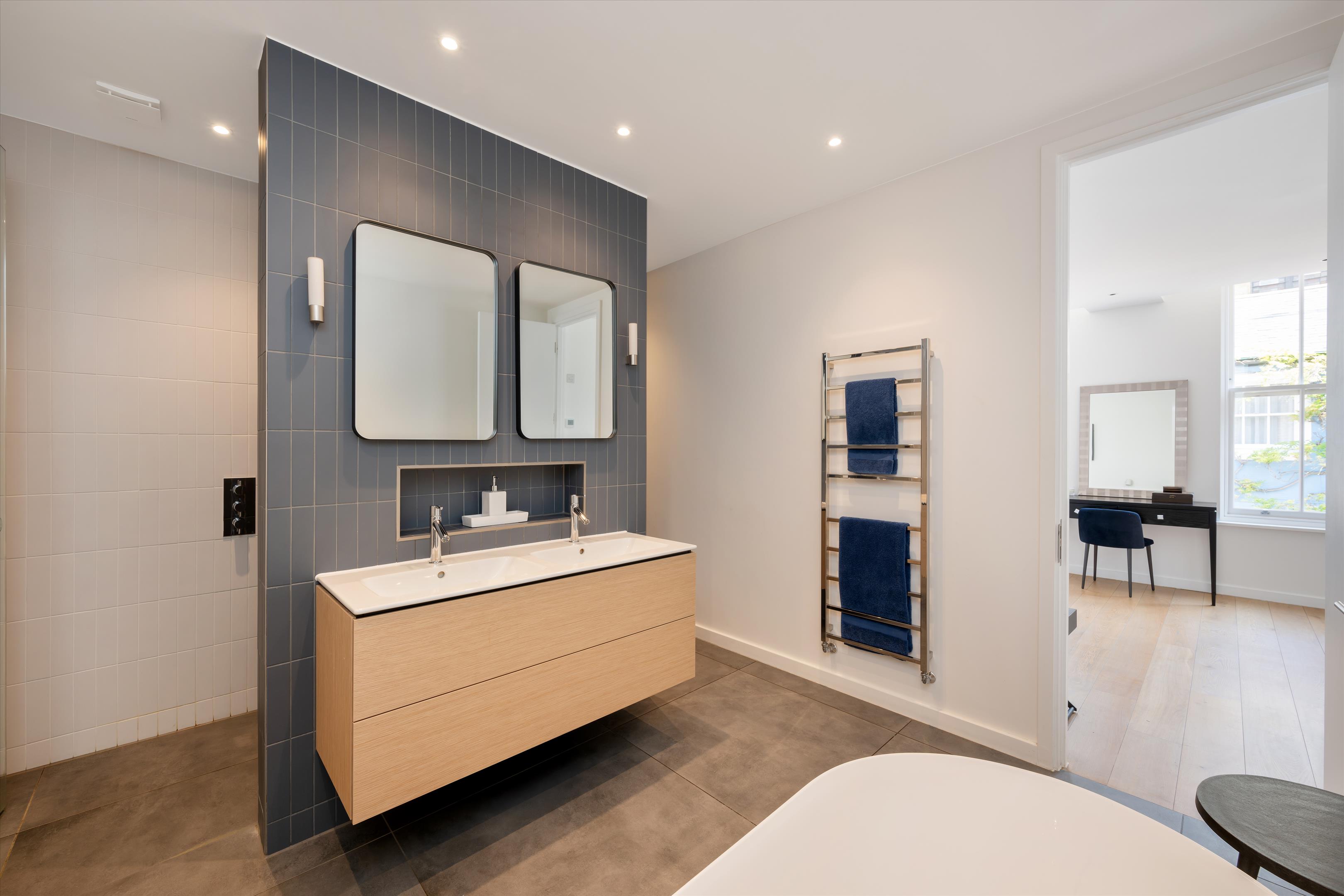 Lancaster Mews, London, W2