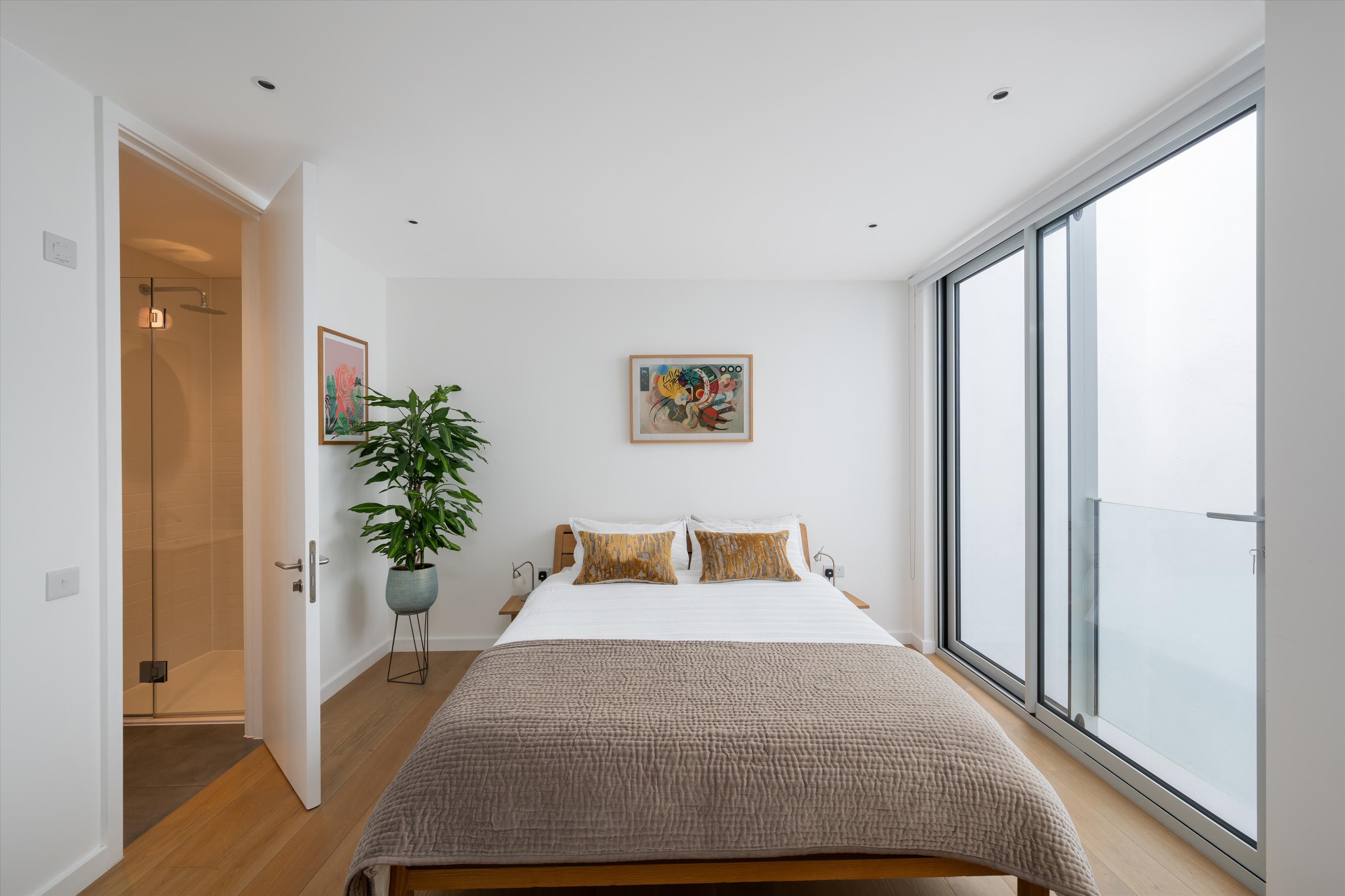 Lancaster Mews, London, W2