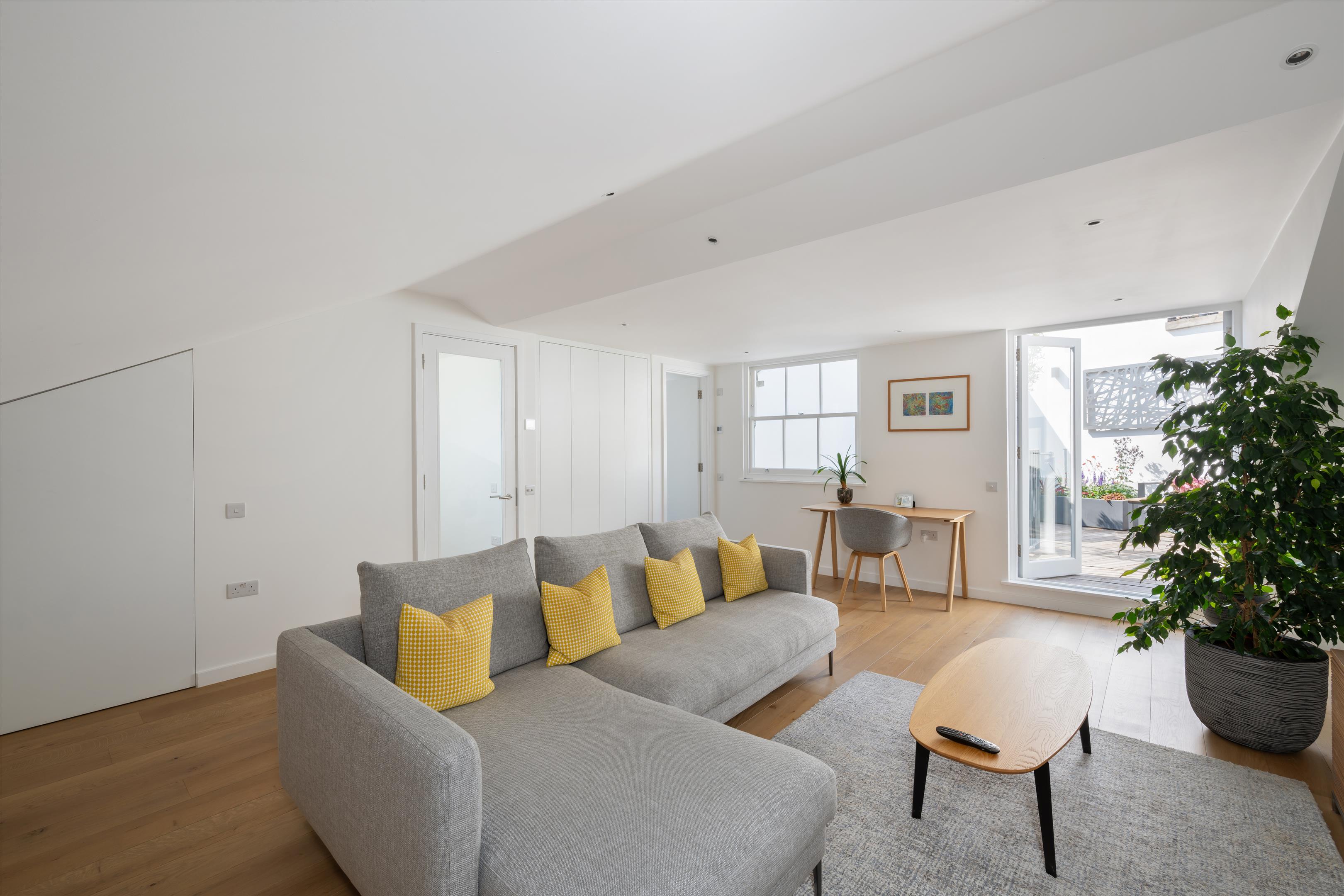 Lancaster Mews, London, W2