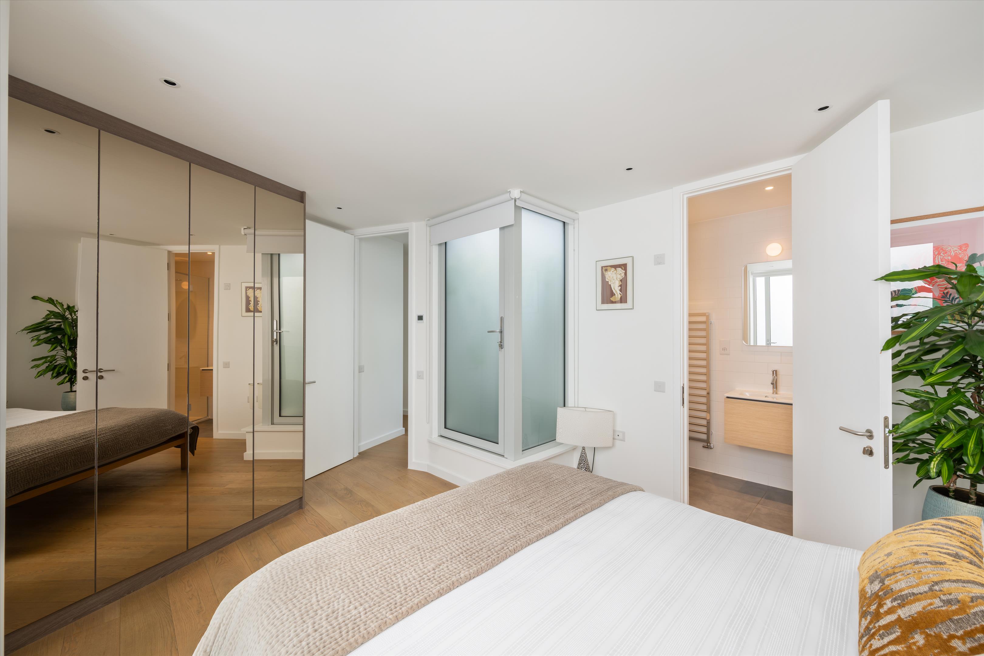 Lancaster Mews, London, W2