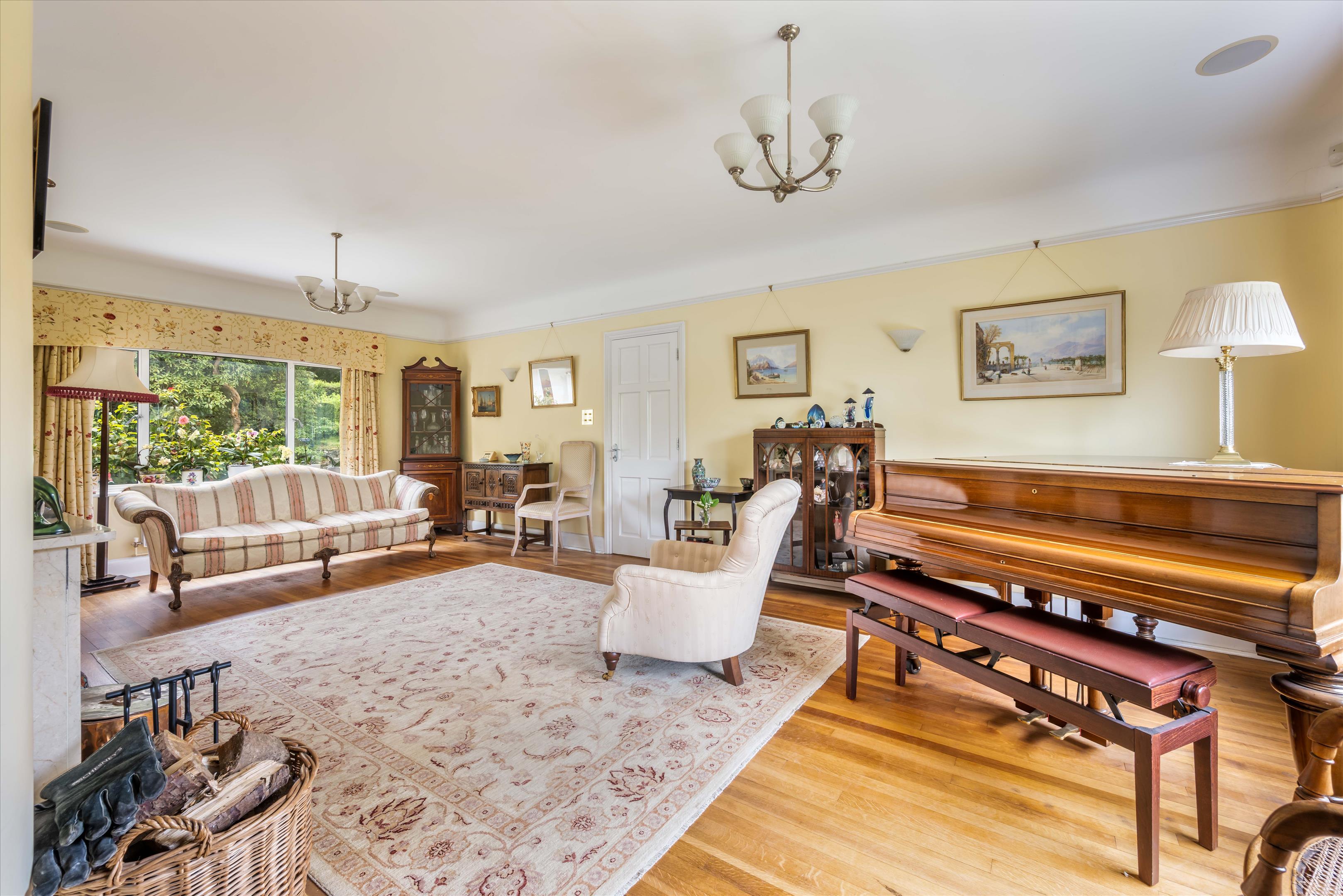 Weydown Road, Haslemere, Surrey GU27