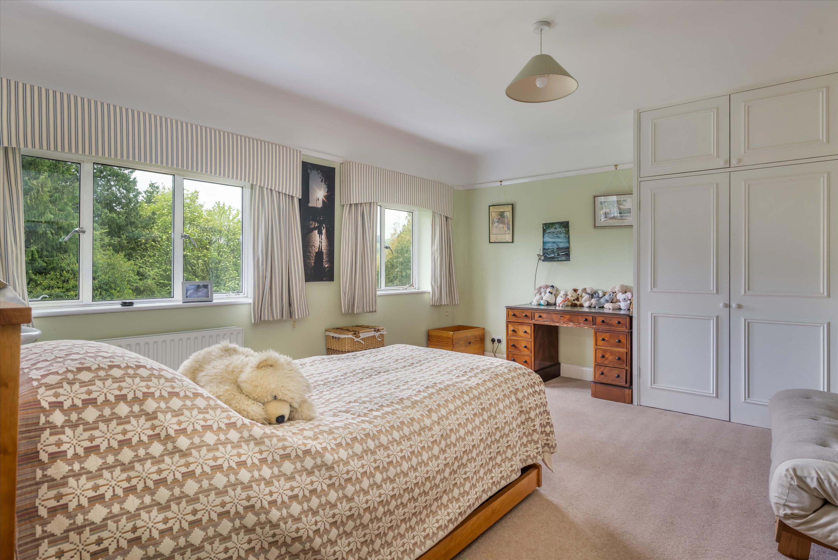 Weydown Road, Haslemere, Surrey GU27