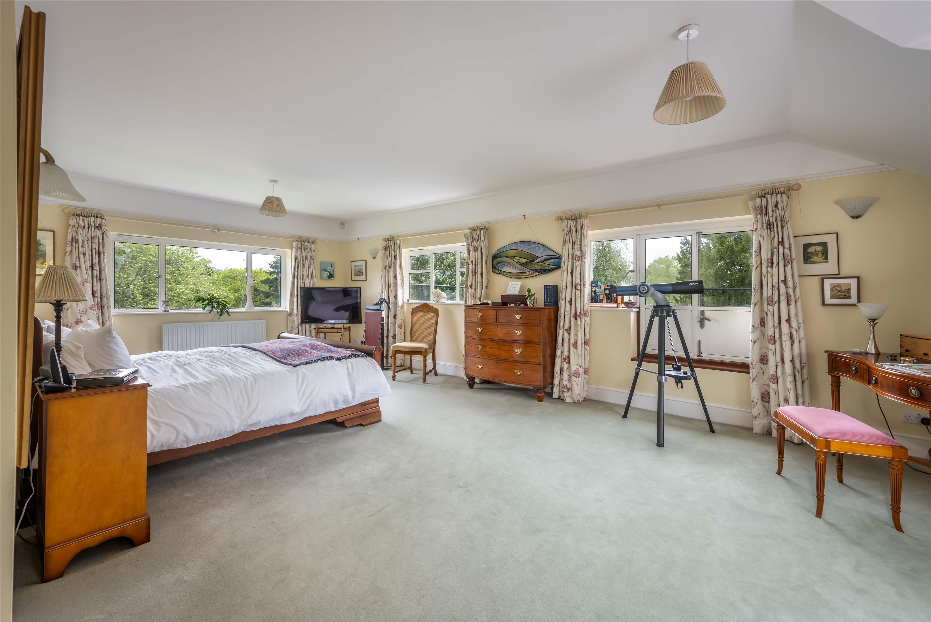Weydown Road, Haslemere, Surrey GU27