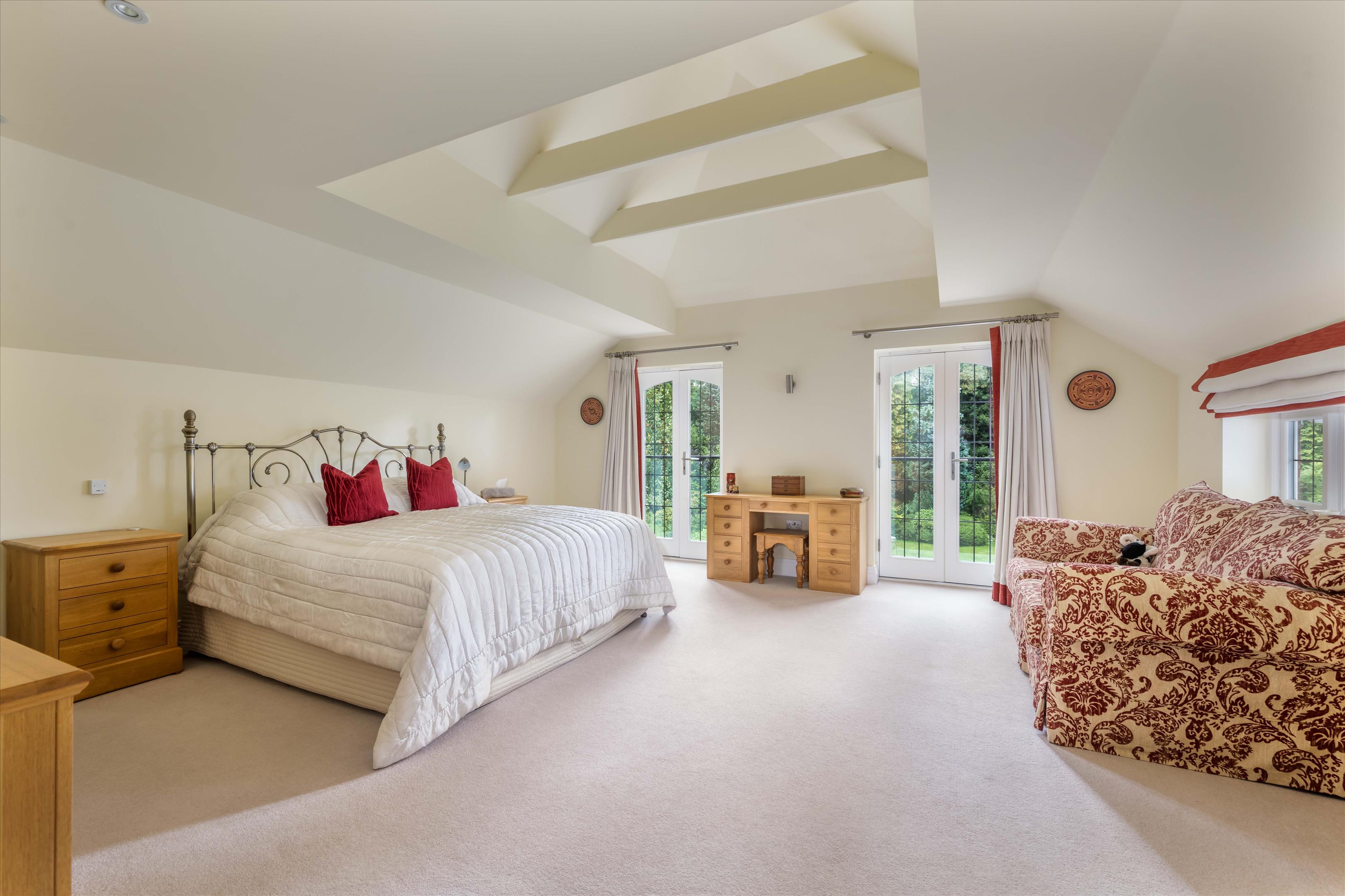 Courts Hill Road, Haslemere, Surrey, GU27