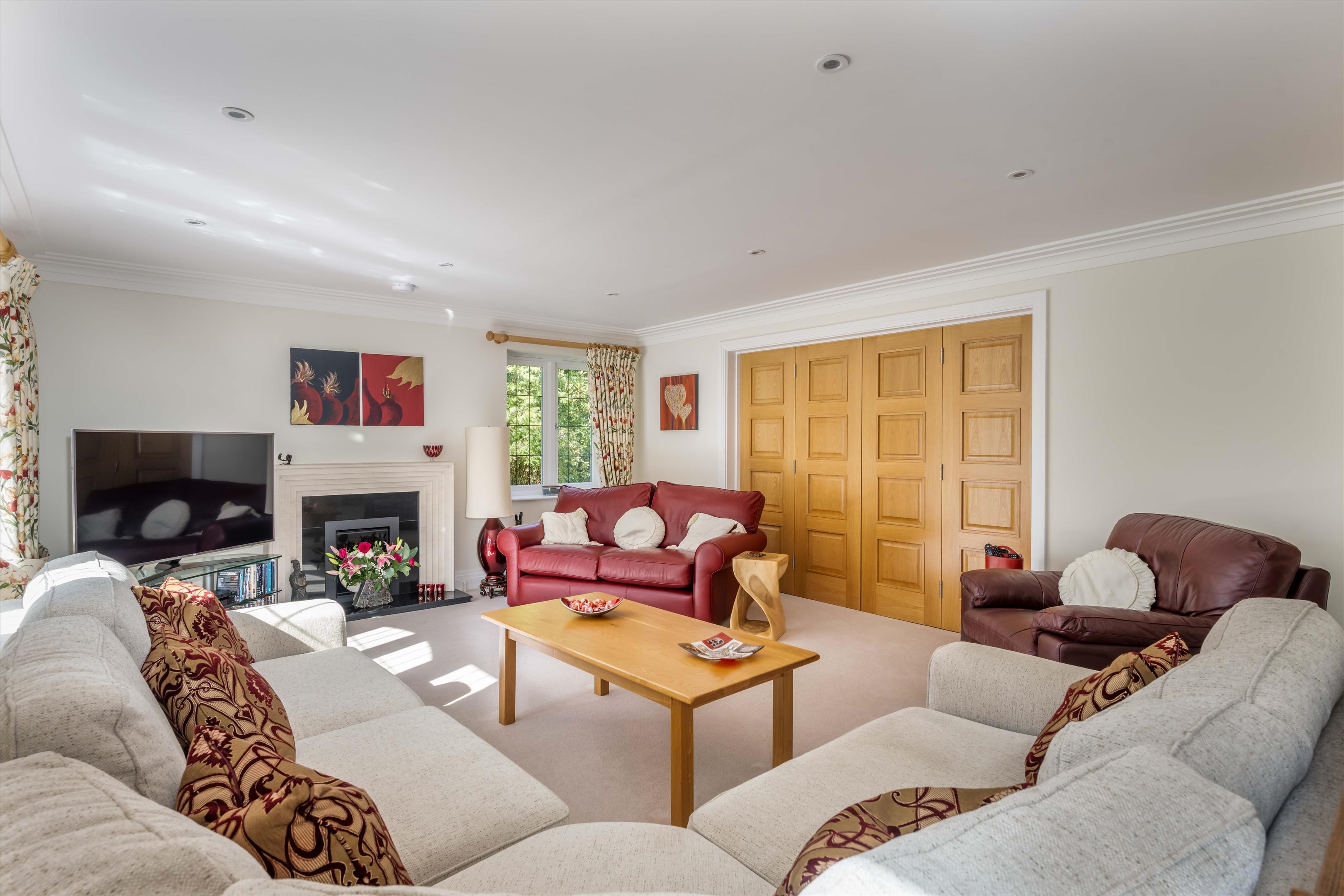 Courts Hill Road, Haslemere, Surrey, GU27