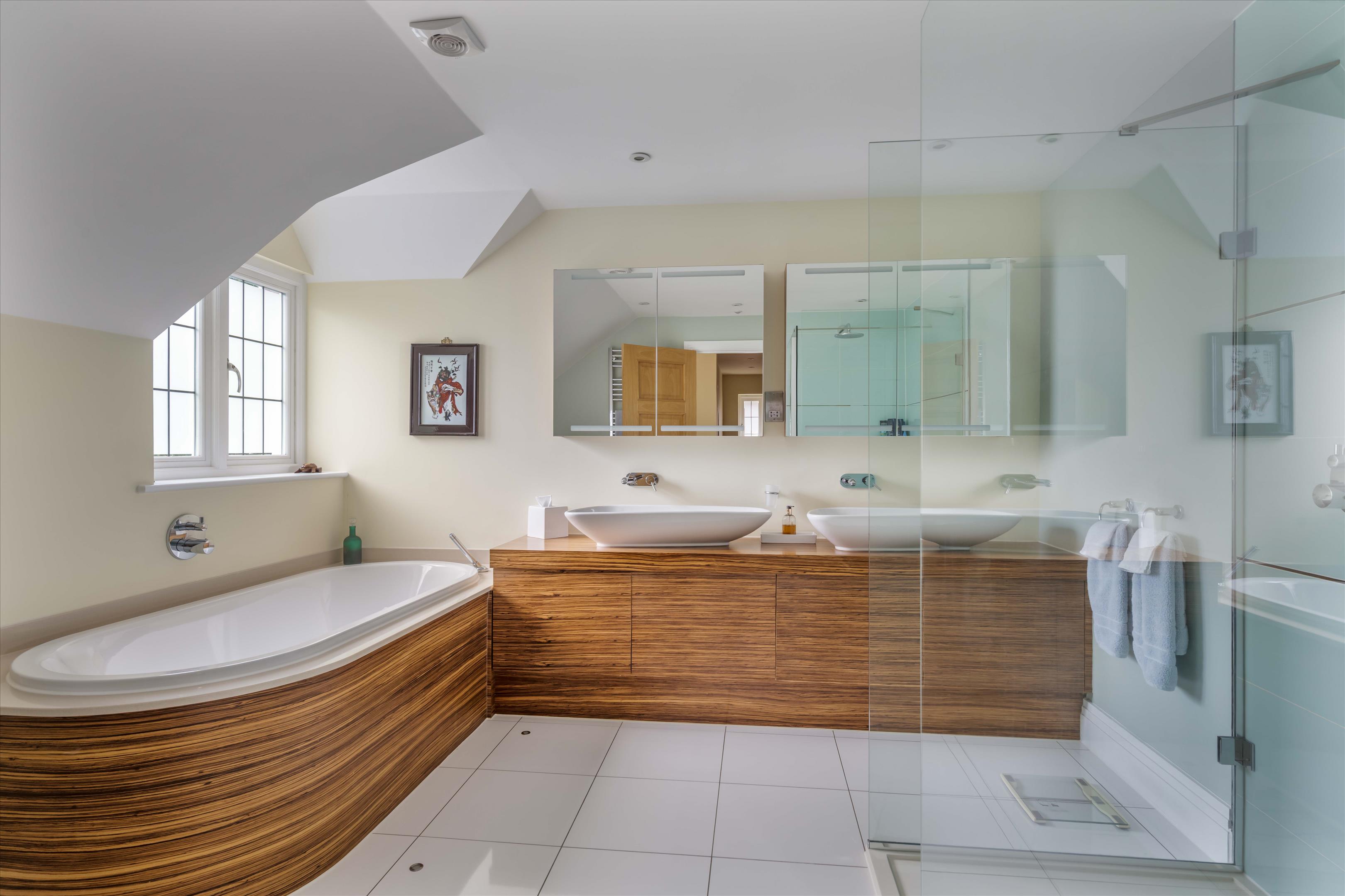 Courts Hill Road, Haslemere, Surrey, GU27