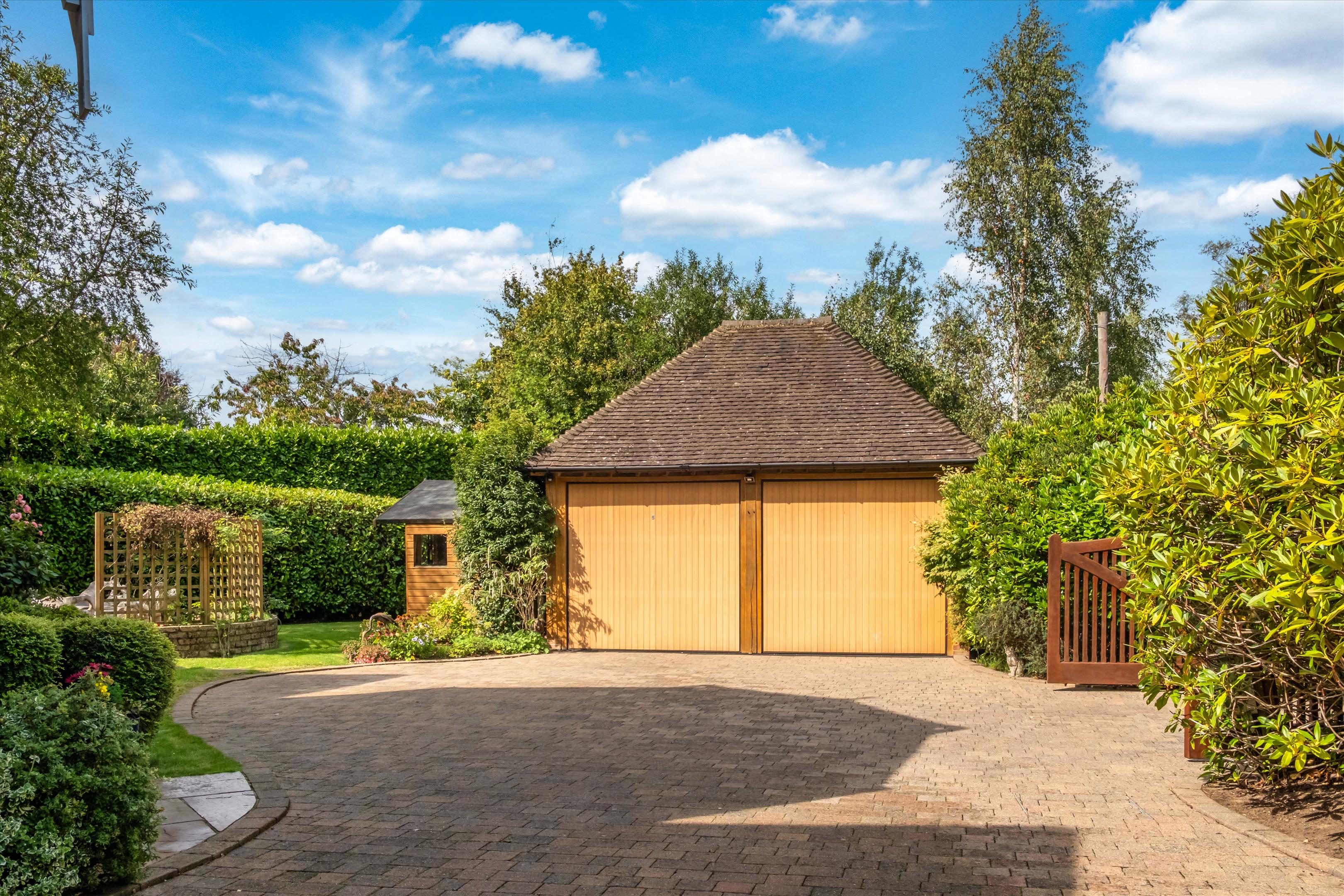 Courts Hill Road, Haslemere, Surrey, GU27